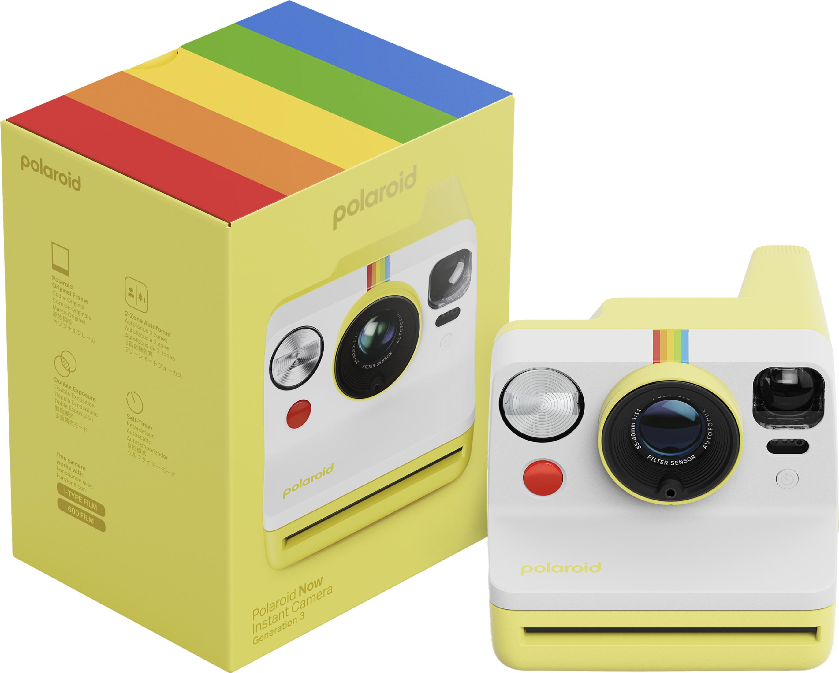 Une boîte Polaroid jaune rayée d'arc-en-ciel à côté d'un appareil photo instantané jaune.