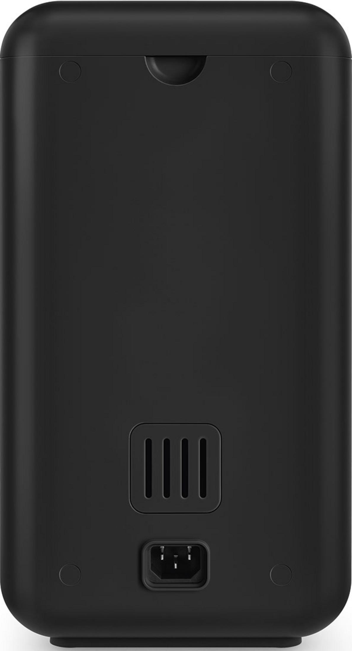 Czarny prostokątny sprzęt z otworami wentylacyjnymi i złączem zasilania.