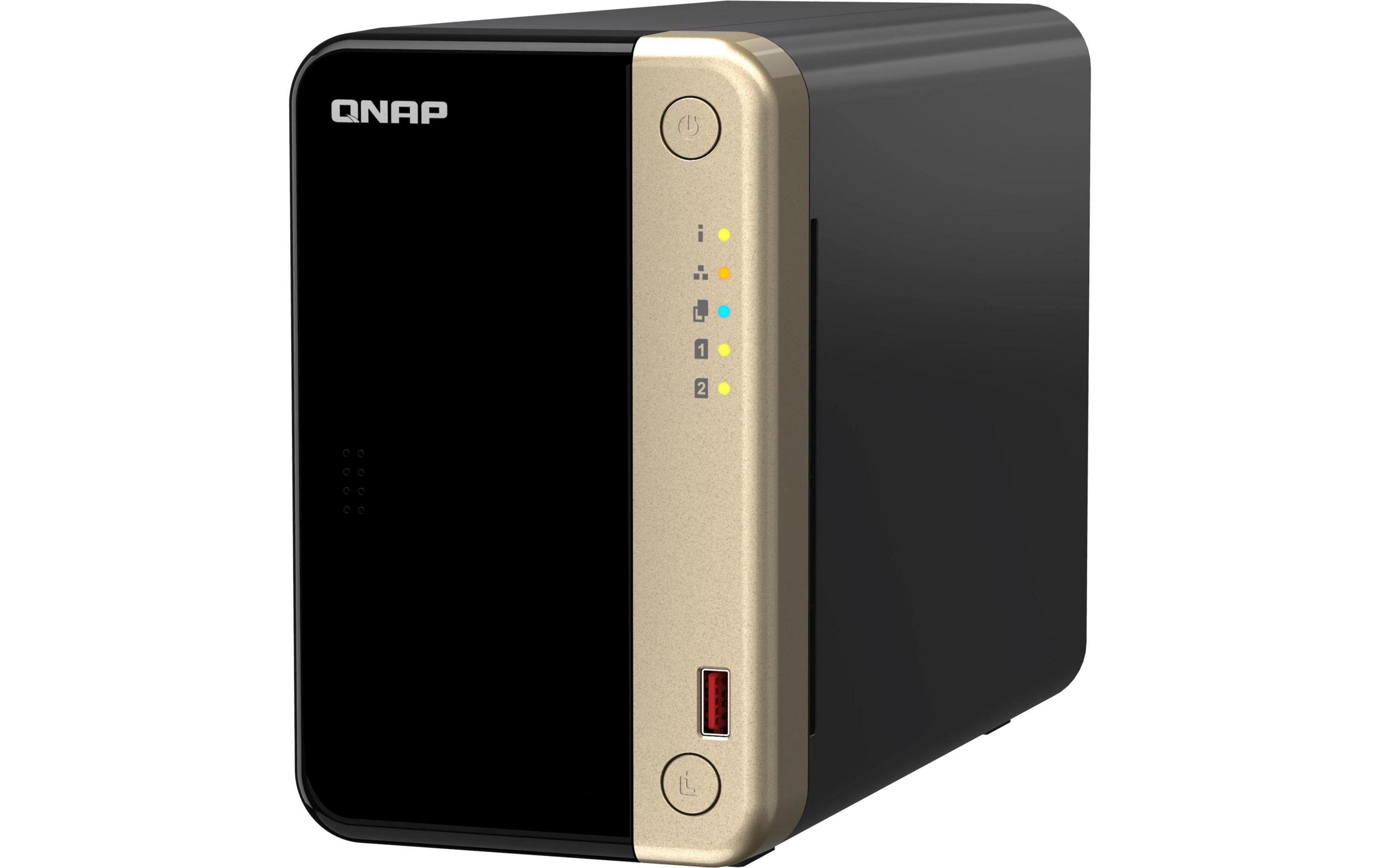 Ein schwarzer QNAP NAS mit goldener Frontplatte, USB-Anschluss und Status-LEDs.