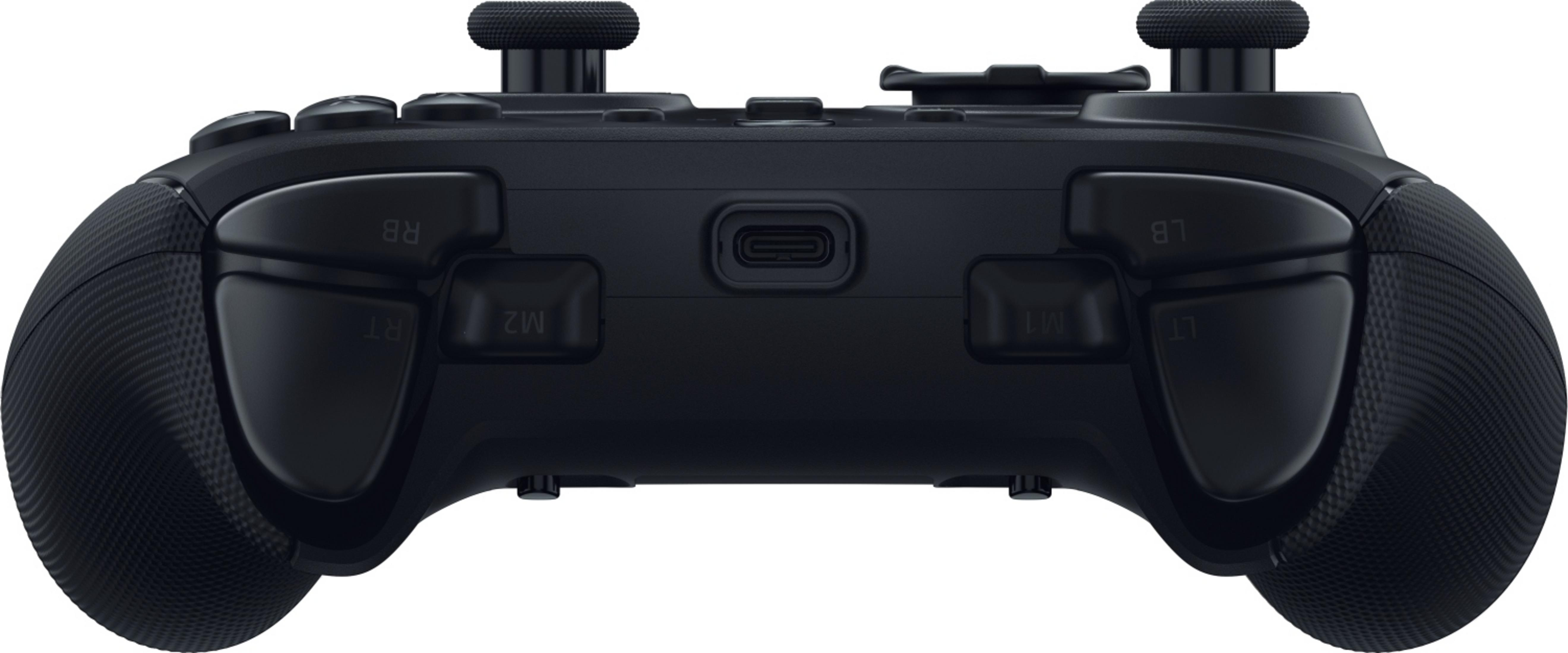 Controller da gioco nero con due joystick, pulsanti e porta USB-C.