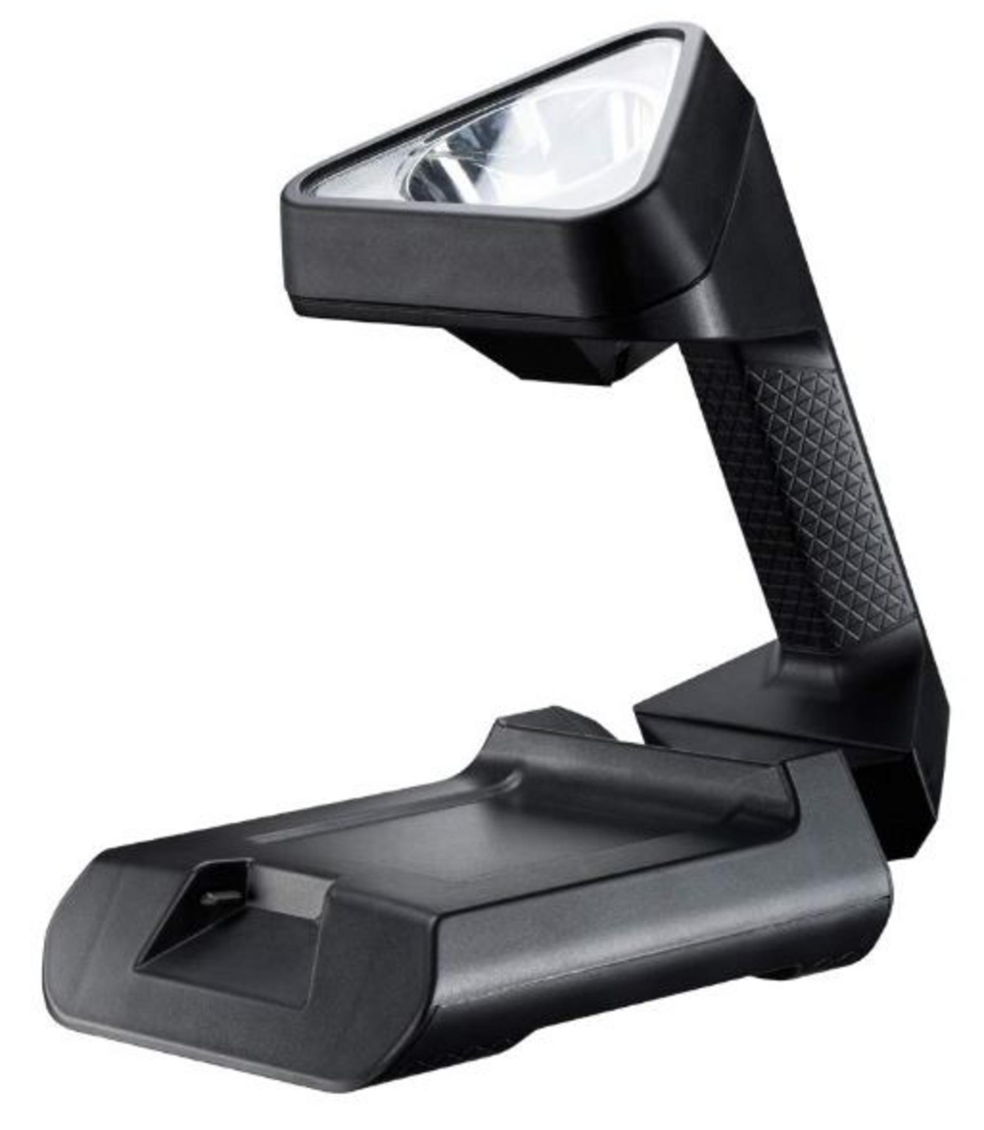 Un projecteur LED noir et triangulaire avec une base large.
