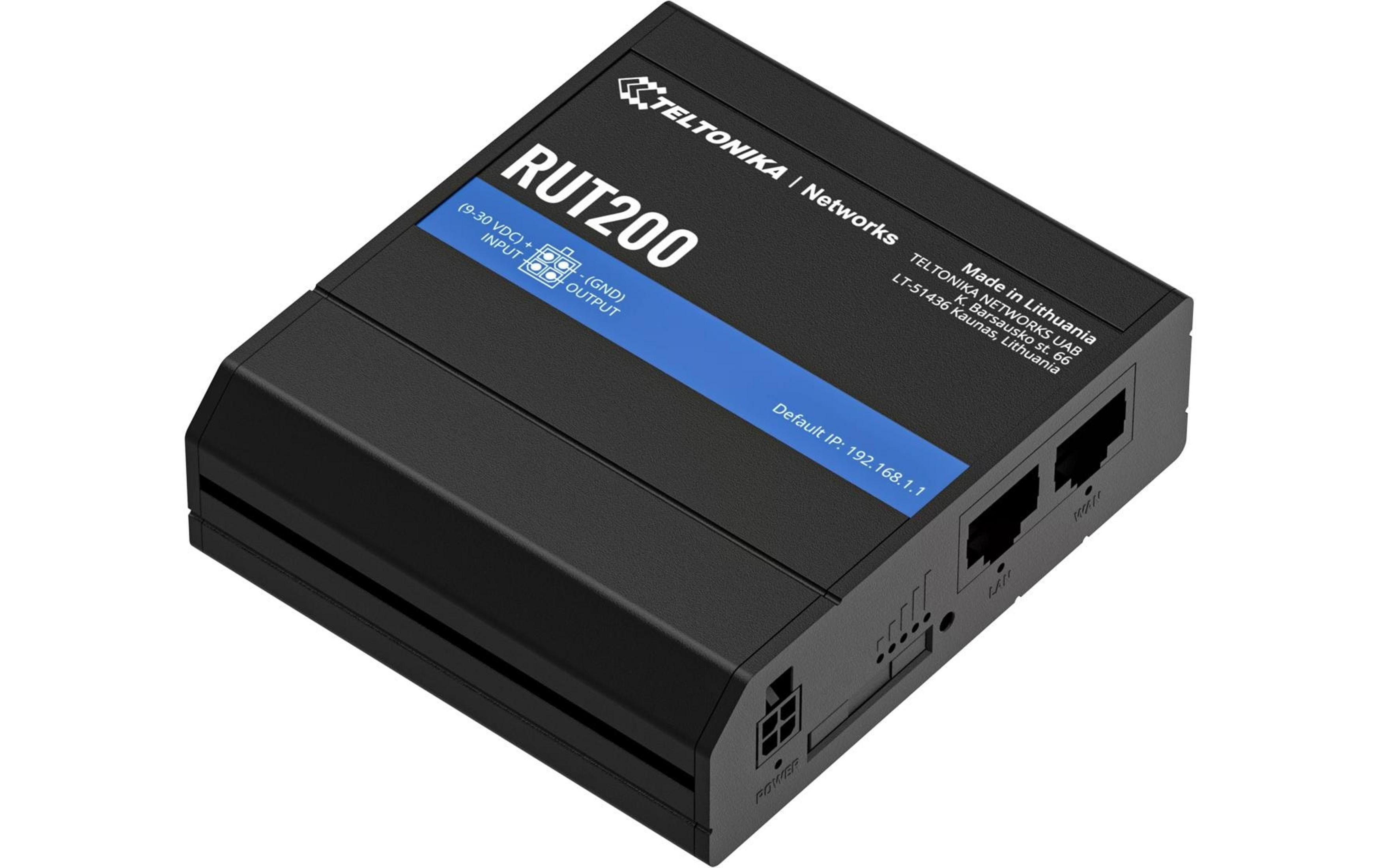 Zwarte Teltonika RUT200 router met poorten en labels, op witte achtergrond.