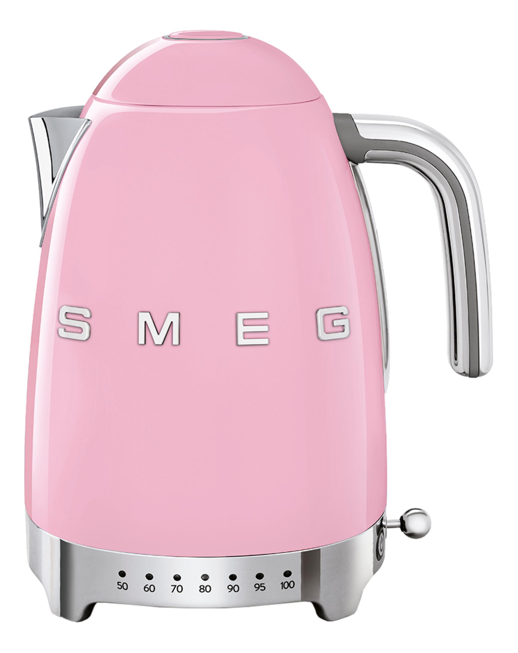 Różny czajnik Smeg z chromowanymi detalami i ustawieniami temperatury.