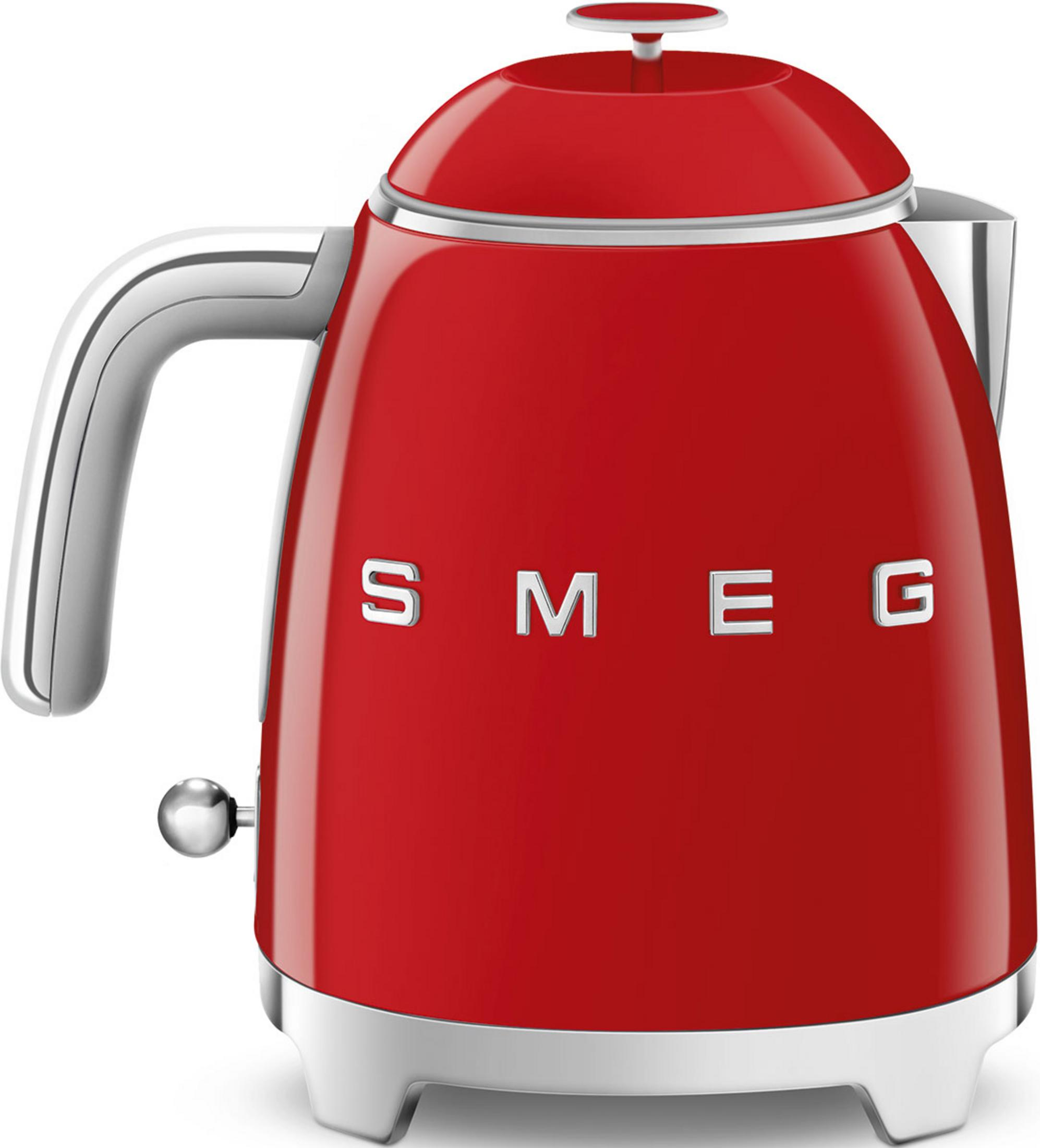 Ein roter Wasserkocher mit silbernem Griff und Deckel.