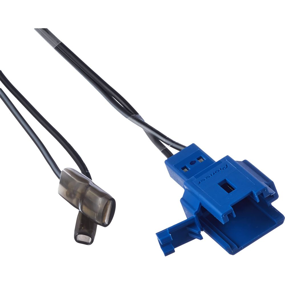 Un connecteur Pioneer bleu avec fils et un manchon transparent.