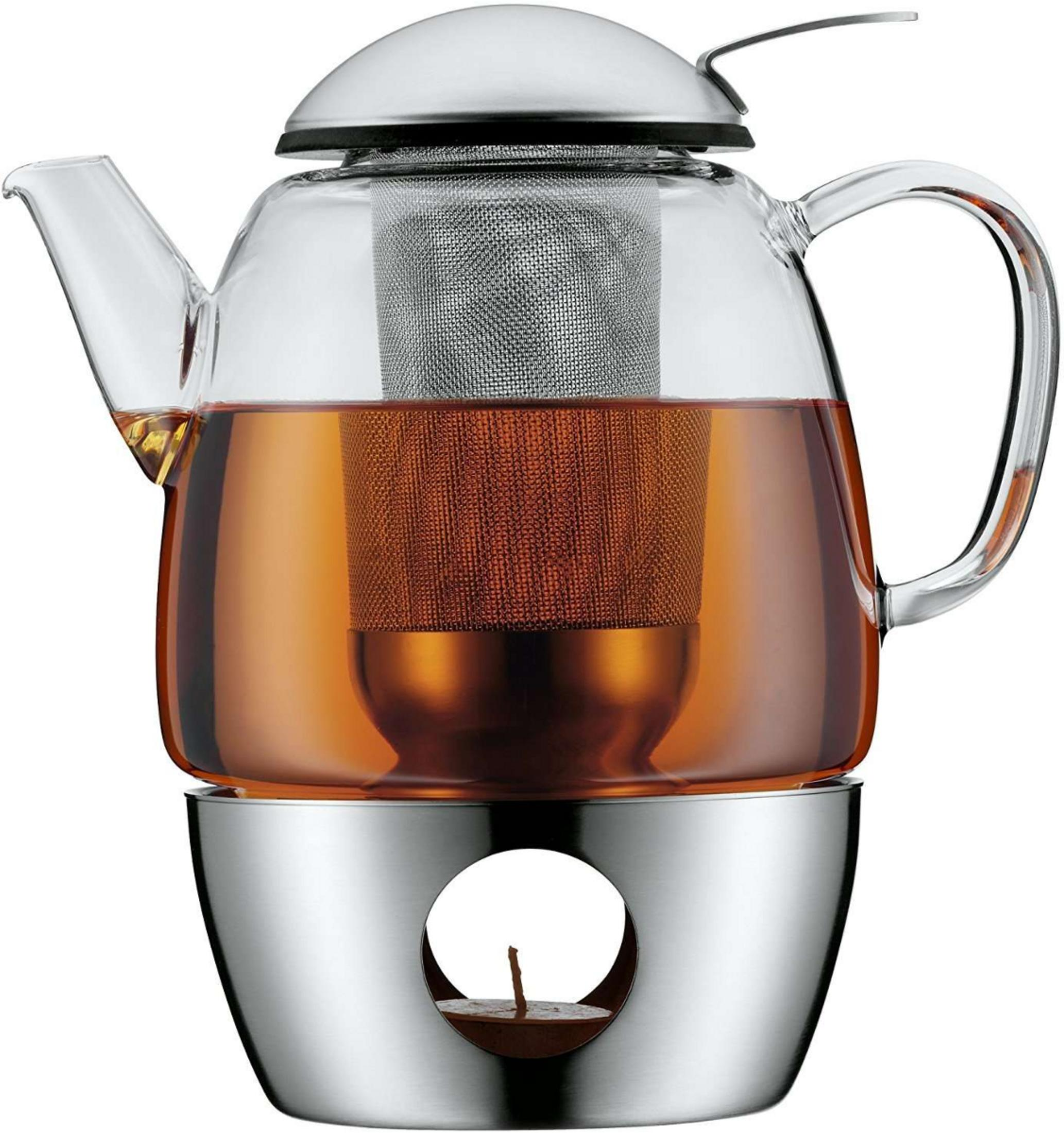 Glas-Teekanne mit Metallständer und Kerze, gefüllt mit Tee.
