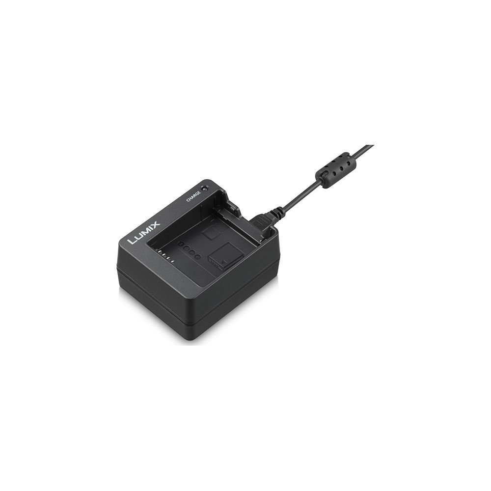 Schwarzes Lumix Ladegerät mit Kabel und Ladeanzeige.