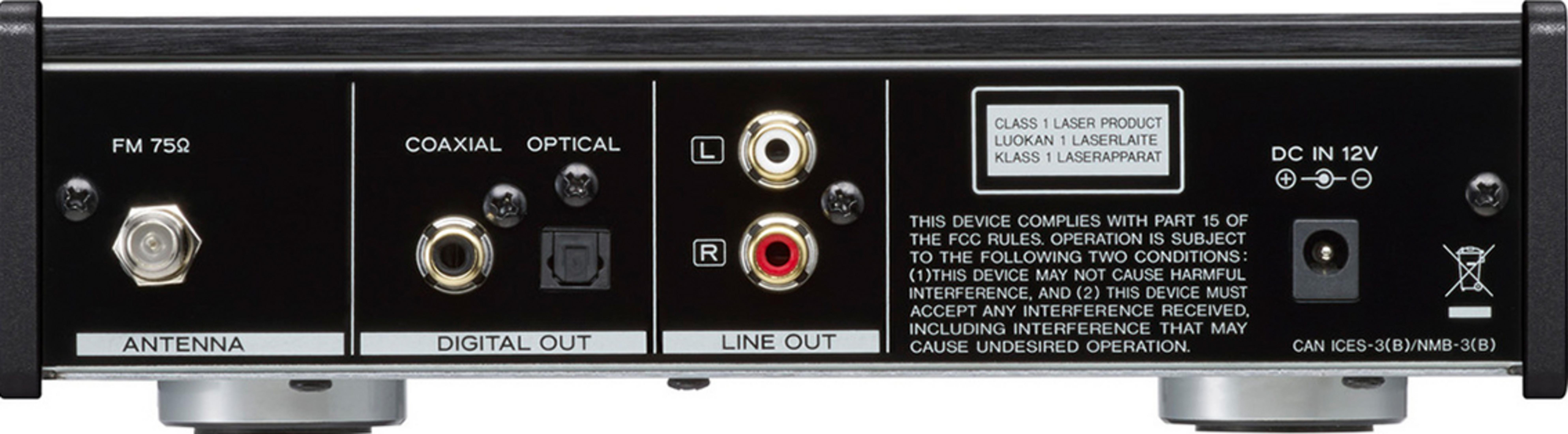 Panel trasero de un dispositivo de audio con puertos: Antena, Salida Digital, Salida de Línea, Entrada CC.
