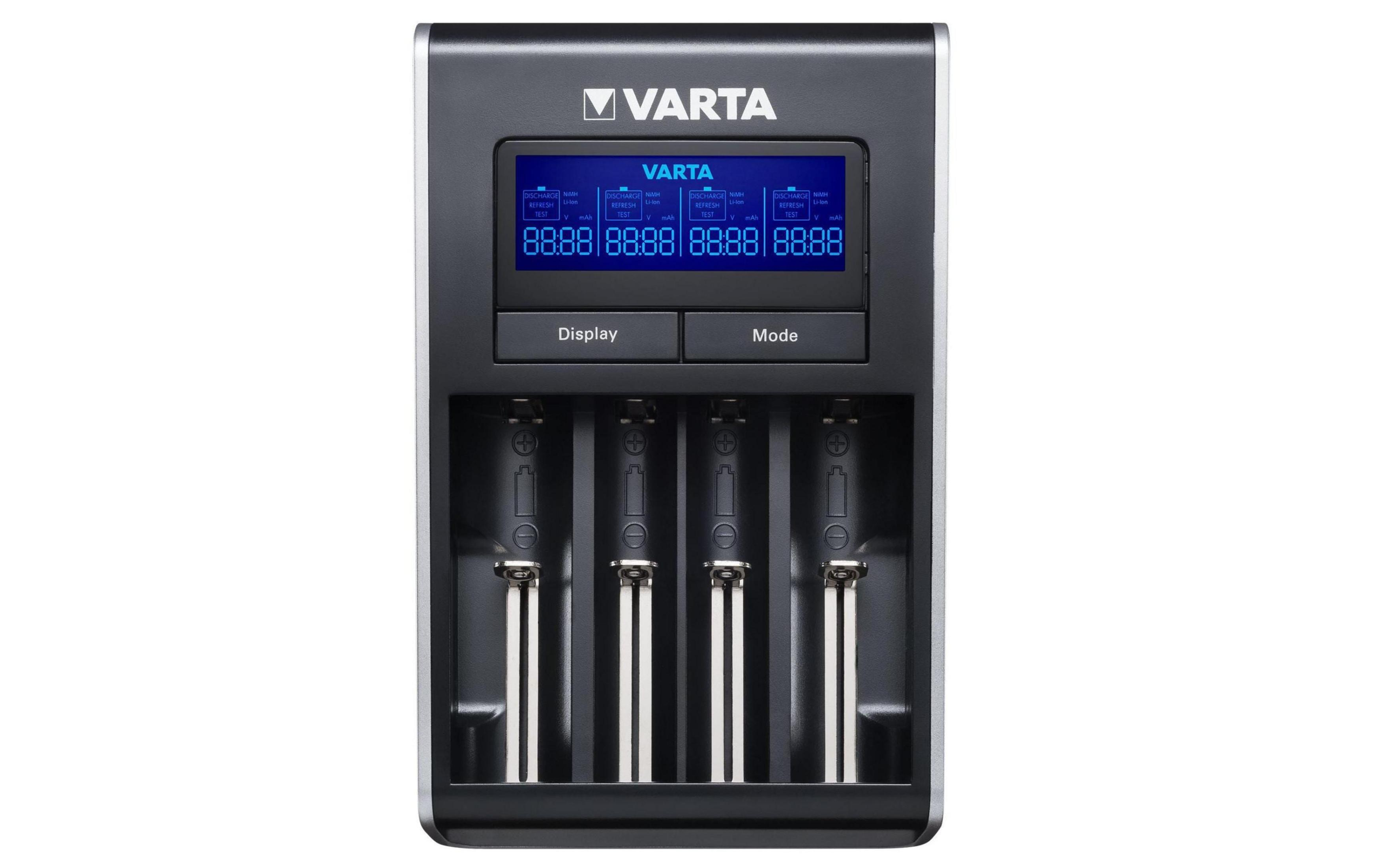 Un cargador de baterías Varta negro con cuatro ranuras y pantalla digital azul.