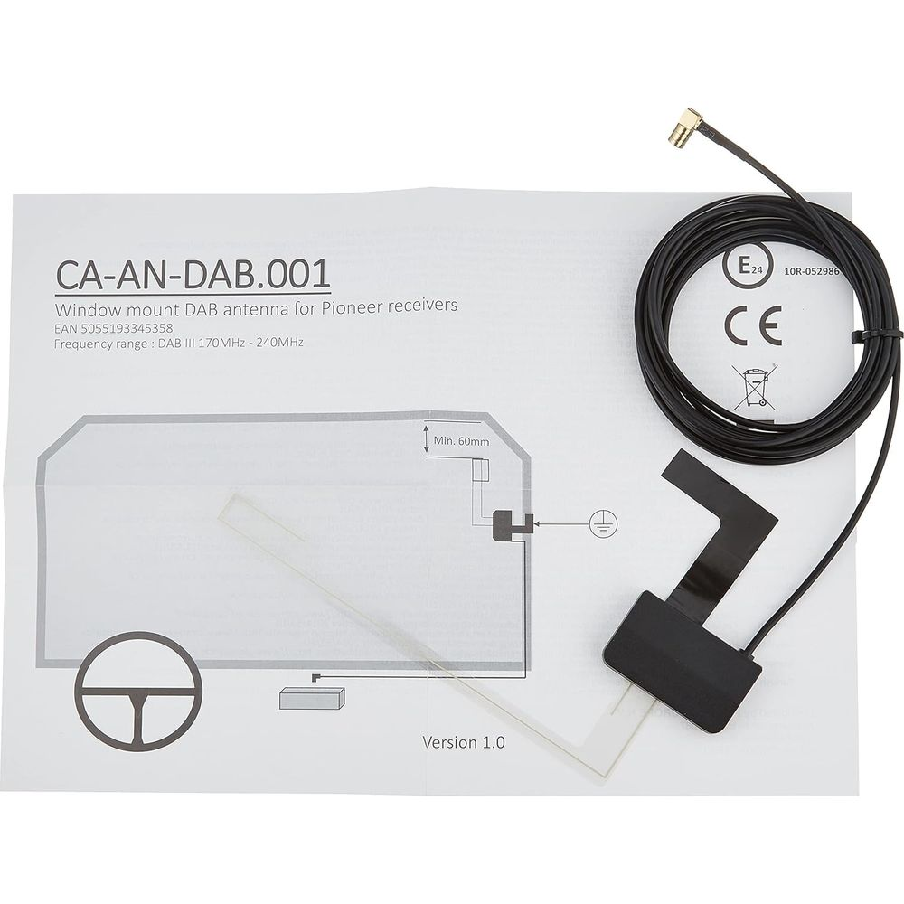 DAB-Antenne mit Fensterhalterung, Kabel und Anleitung.