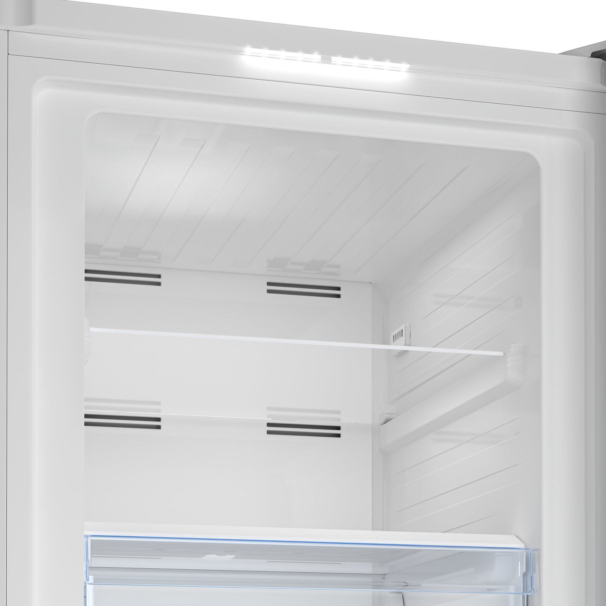Interieur van een koelkast met planken, lades en LED-verlichting bovenin.