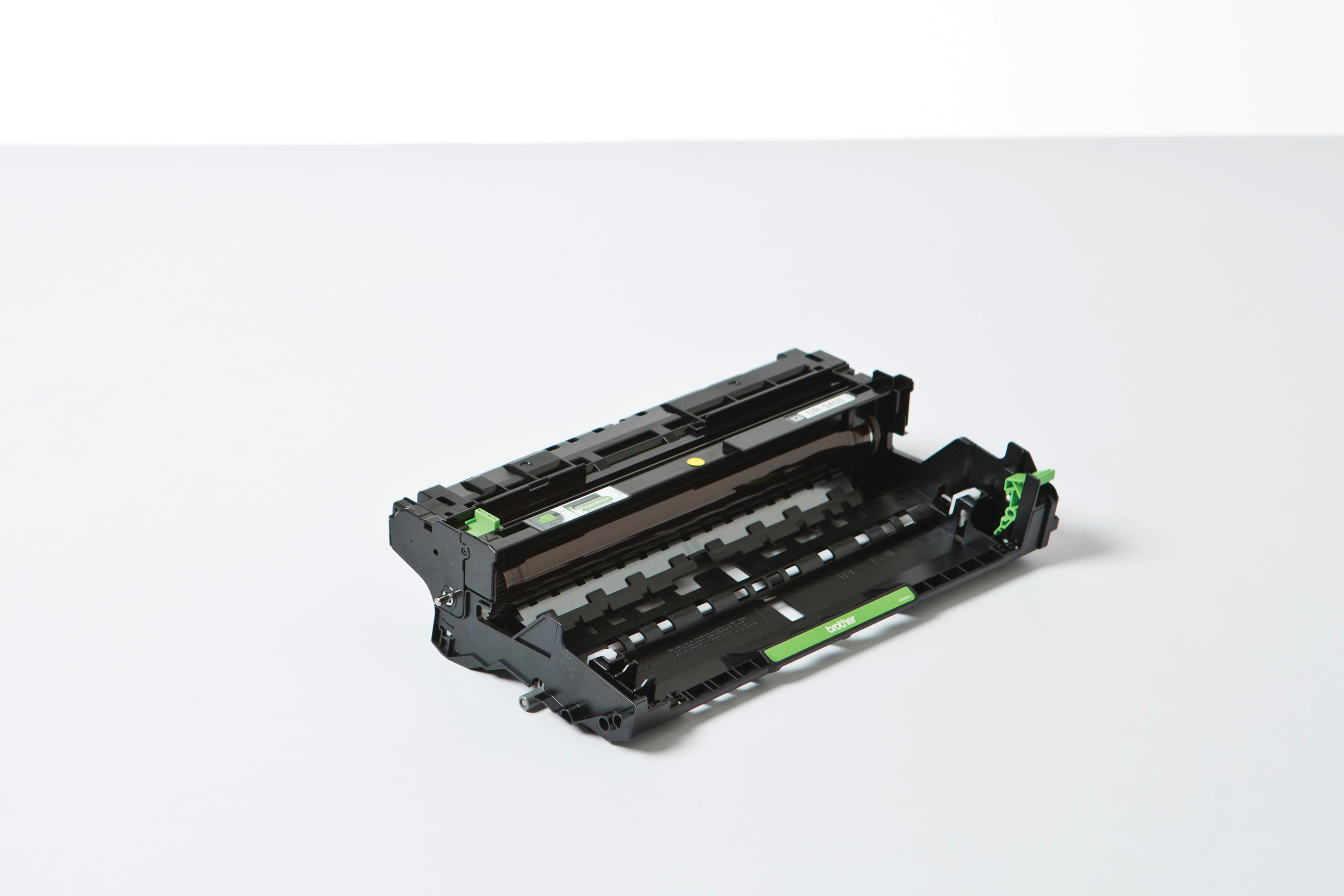 Schwarzer Brother-Trommel-Kit mit grünen Hebeln auf weißem Hintergrund.