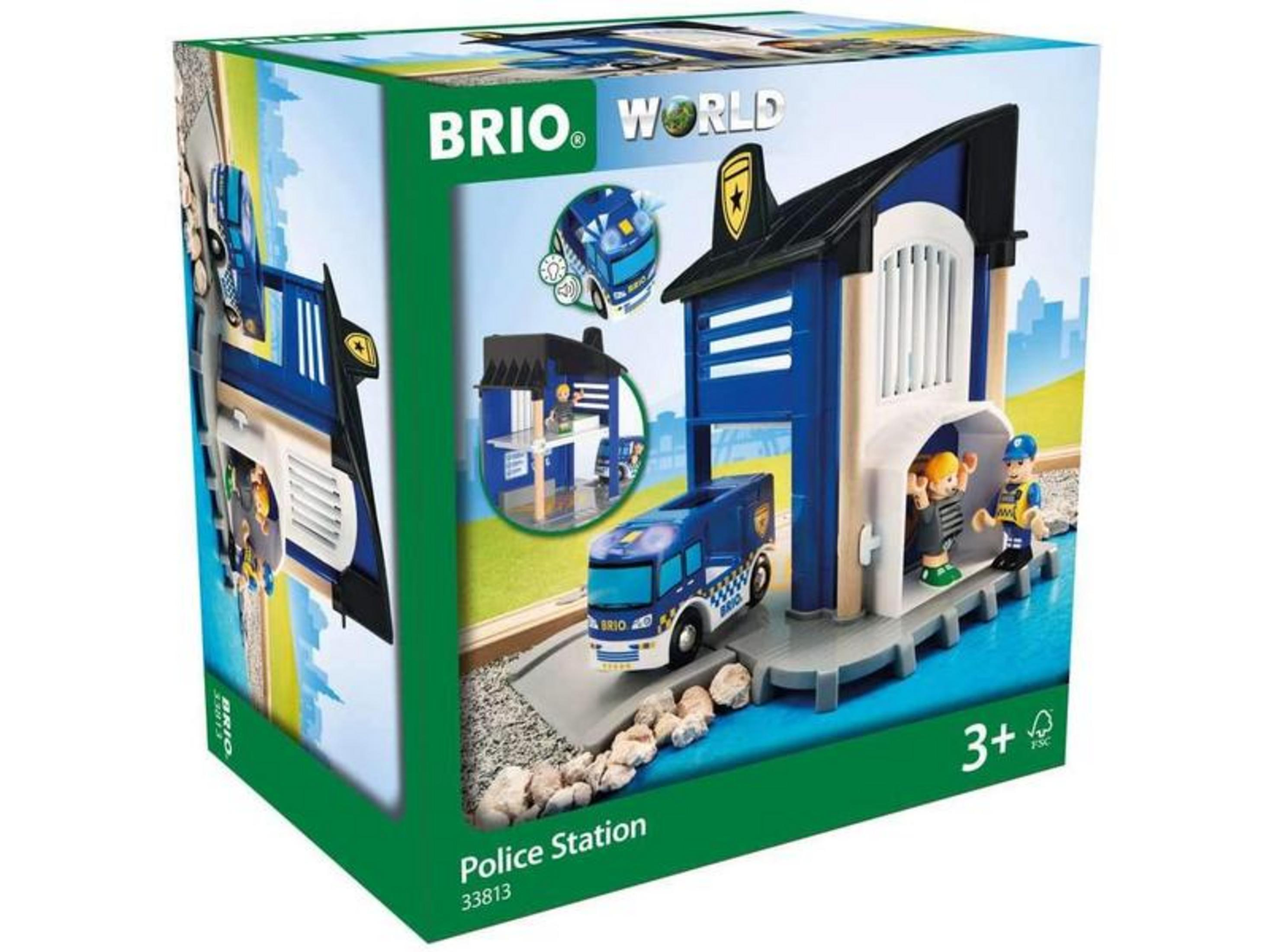 Zabawka komisariat policji BRIO World z policjantem, więzieniem i pojazdami.