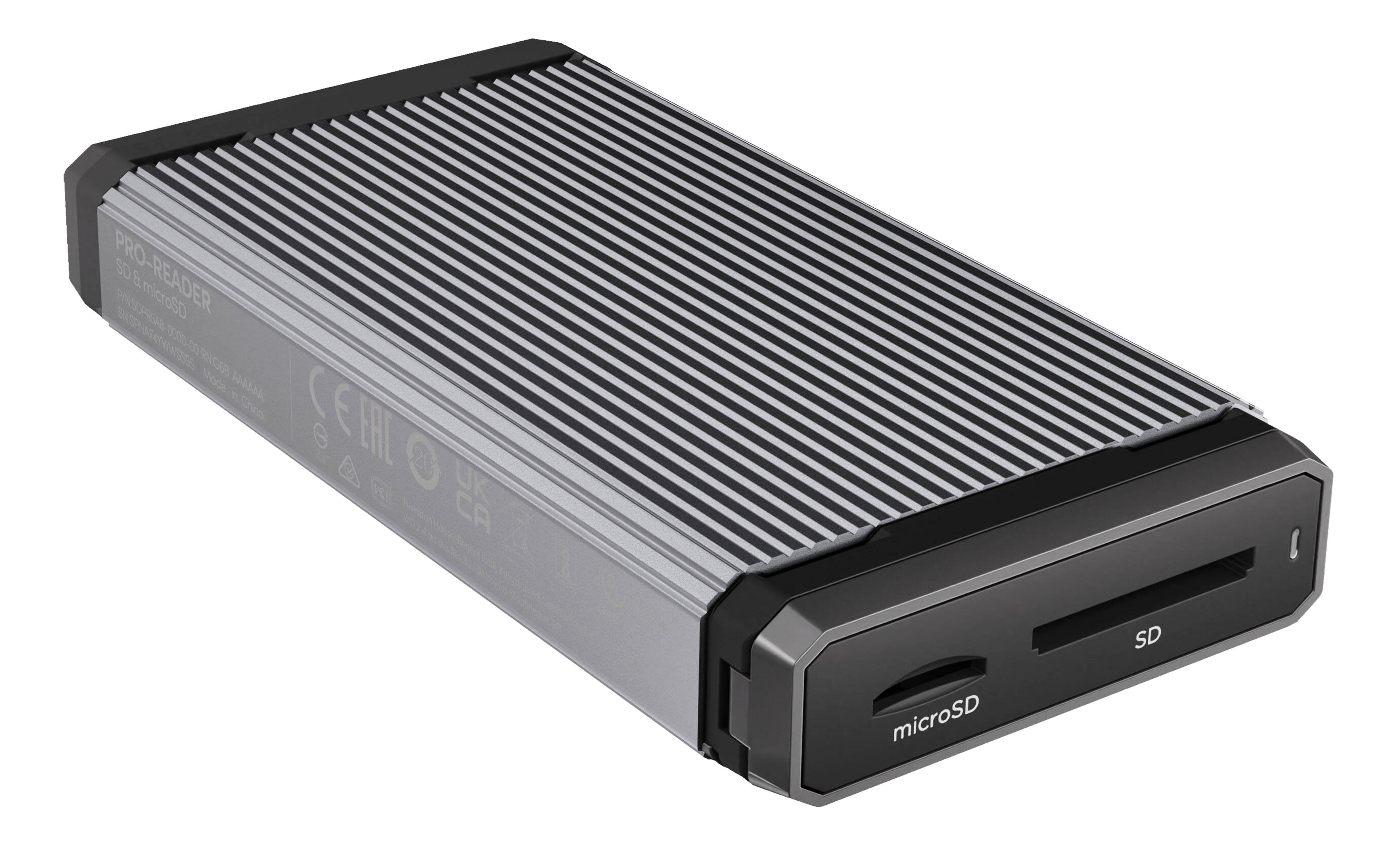 Srebrny czytnik kart SD i microSD z prążkowaną obudową i czarnymi detalami.