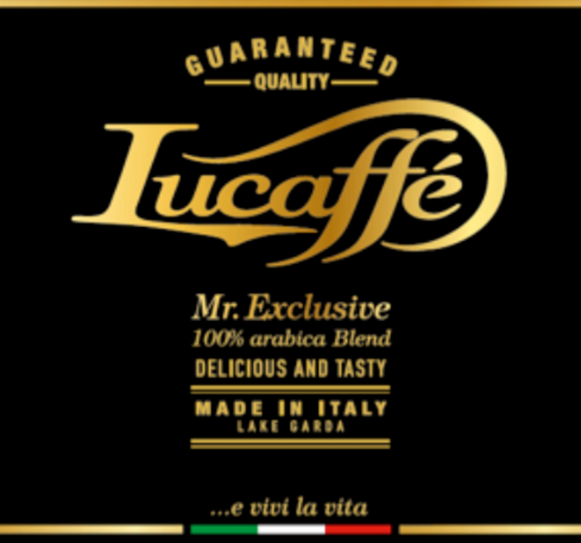 Goldener Lucaffé-Schriftzug auf schwarzem Hintergrund, mit Text über Qualität.