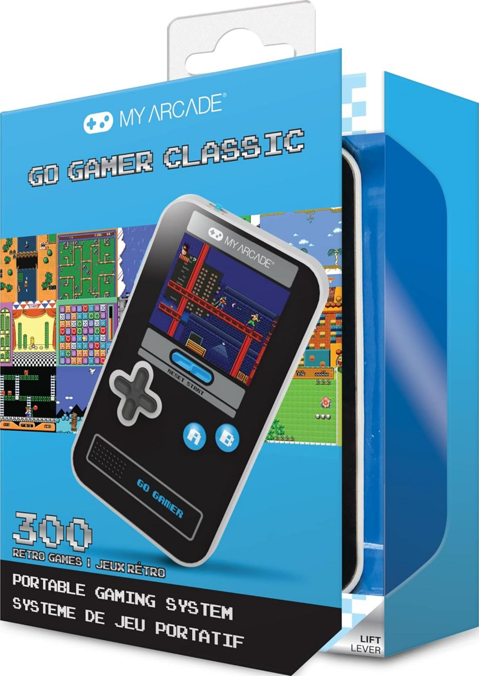 Un dispositivo portátil de juegos retro con muchos juegos, mostrado en su empaque.