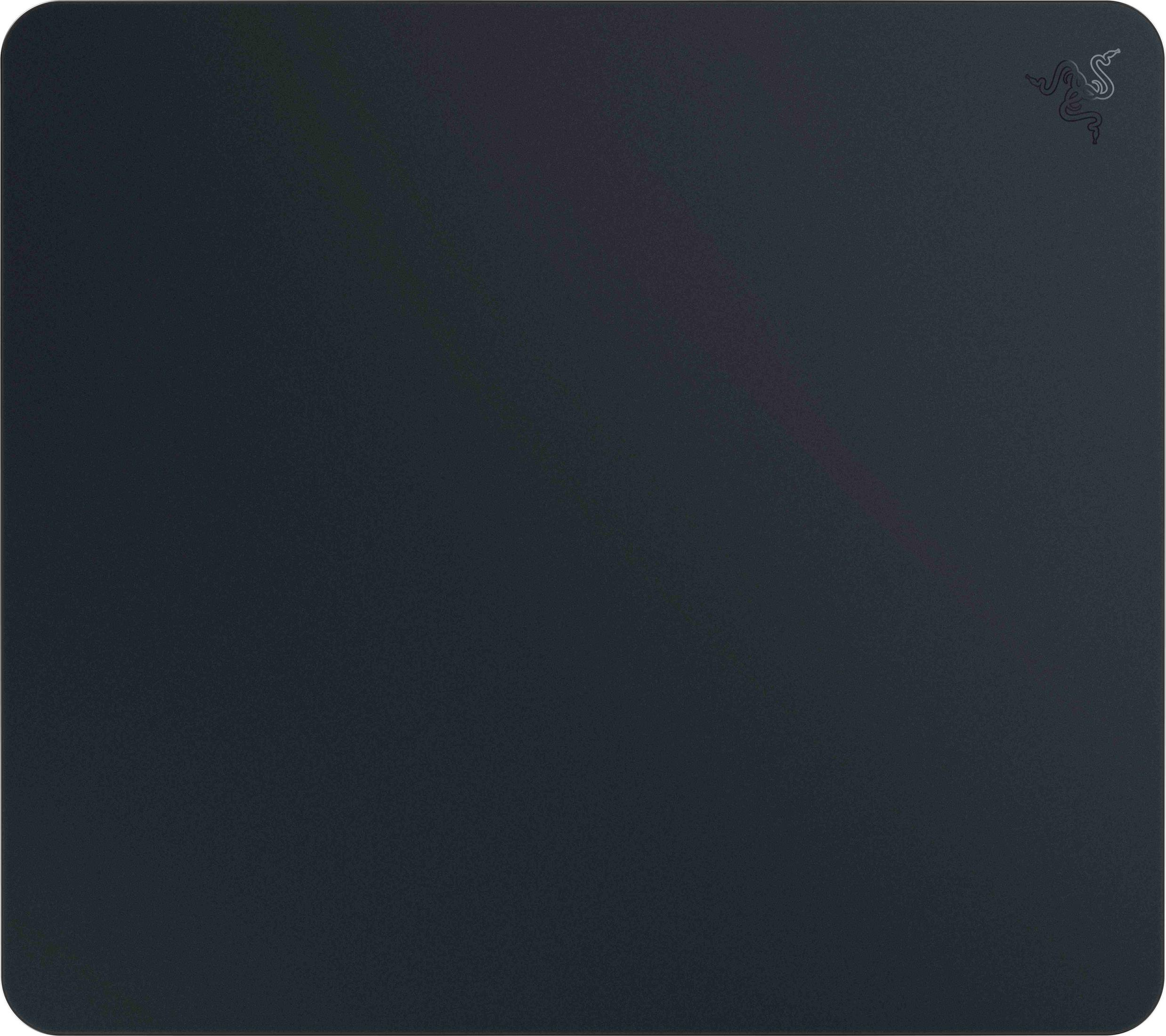 Czarna podkładka pod mysz Razer z logo w prawym górnym rogu.