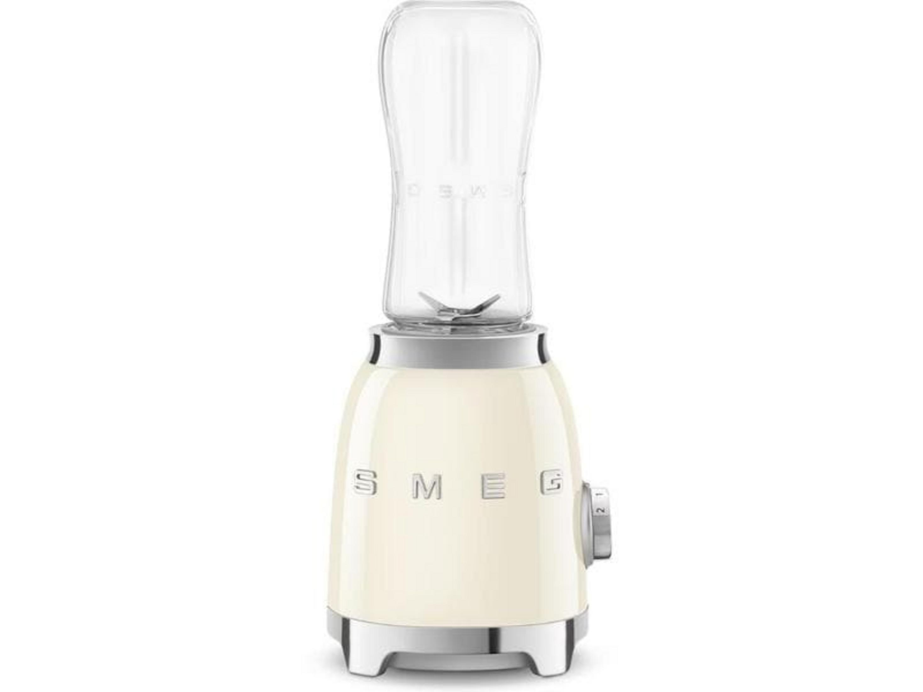 Kremowy blender Smeg ze szklanym
pojemnikiem i srebrnymi elementami sterującymi.