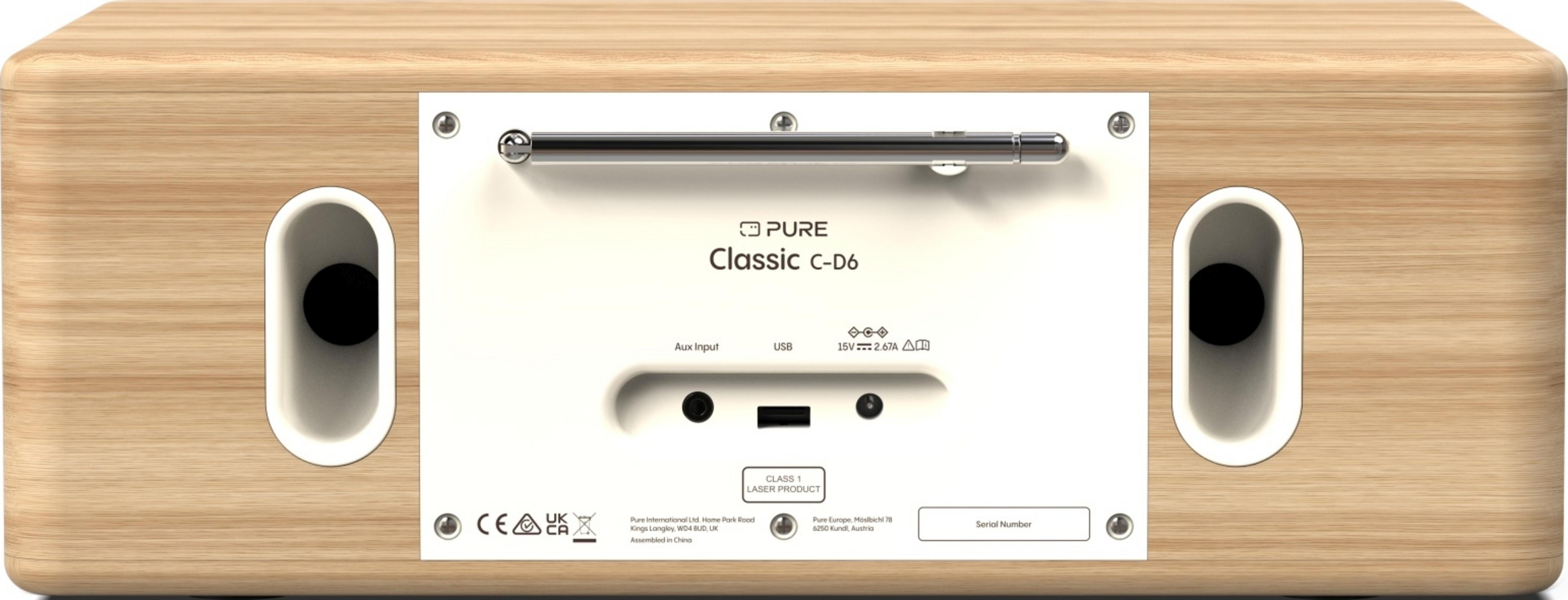 Drewniane radio ze srebrną anteną i tylnymi złączami. Classic C-D6.