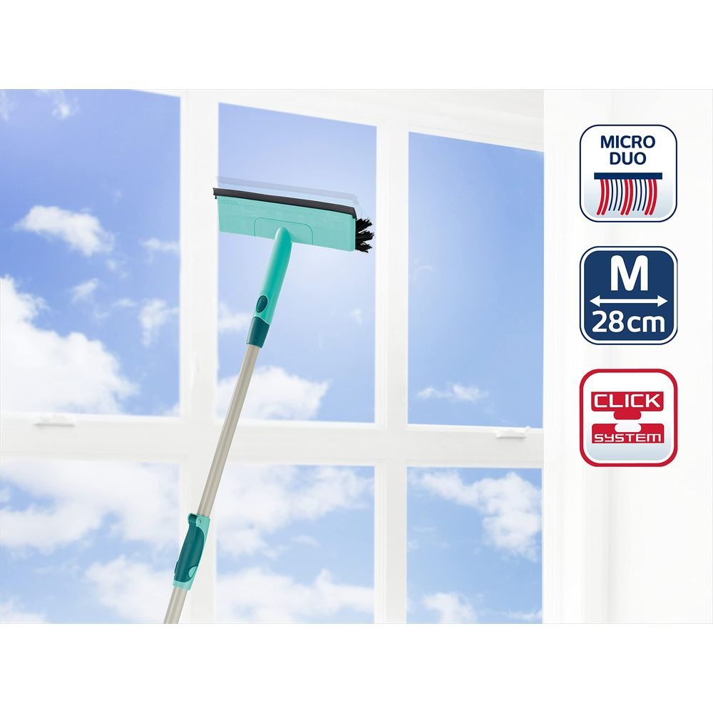 Limpiaventanas con mango frente a cielo azul con nubes. Iconos muestran Micro Duo, M 28cm, Click System.