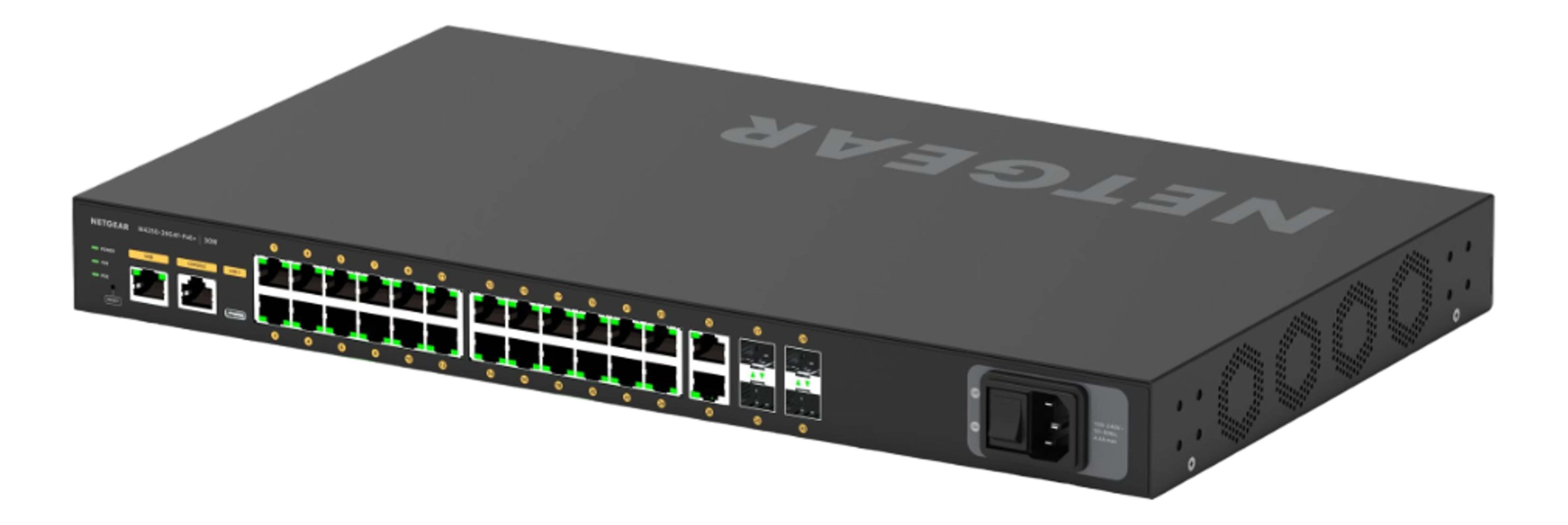 Czarny przełącznik sieciowy Netgear z wieloma portami Ethernet i wyłącznikiem zasilania.