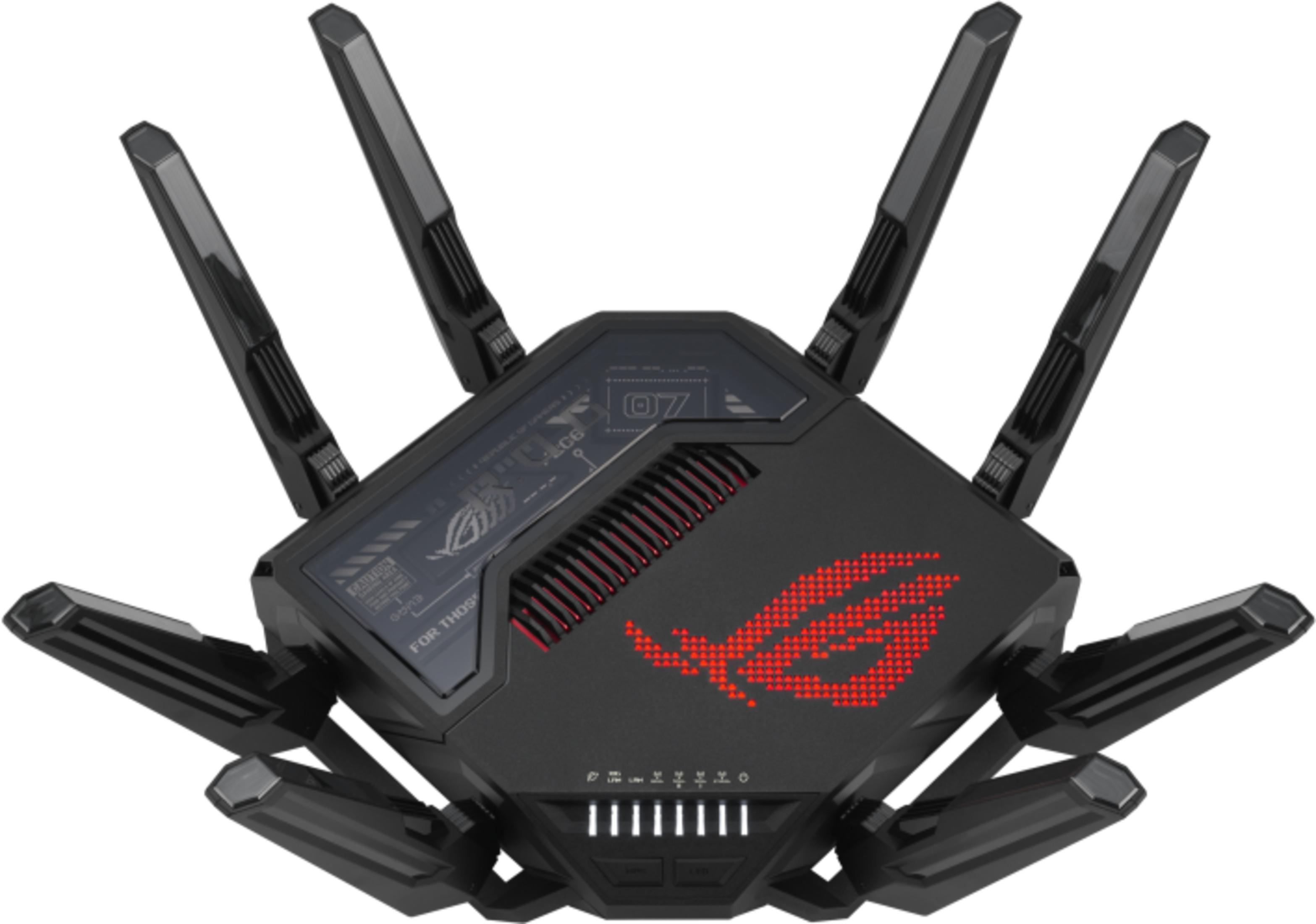Ein schwarzer Router mit acht Antennen und rotem ROG-Logo auf weißem Hintergrund.