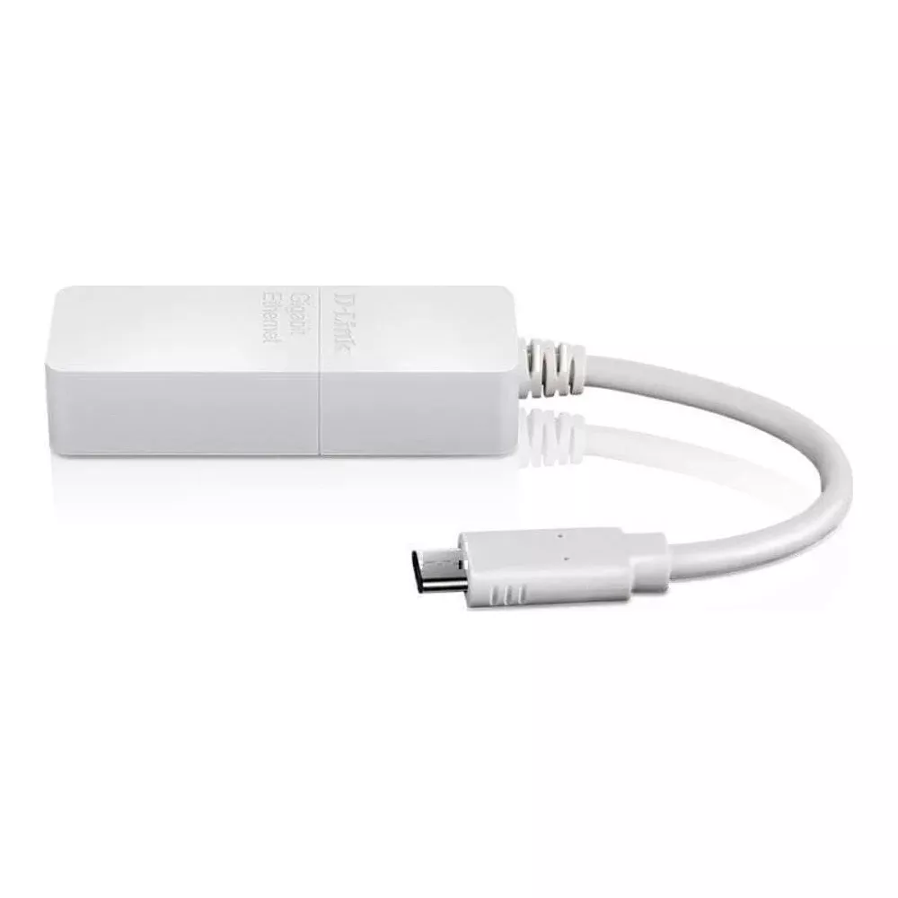 Un adattatore USB-C a Ethernet bianco con cavo su sfondo bianco.
