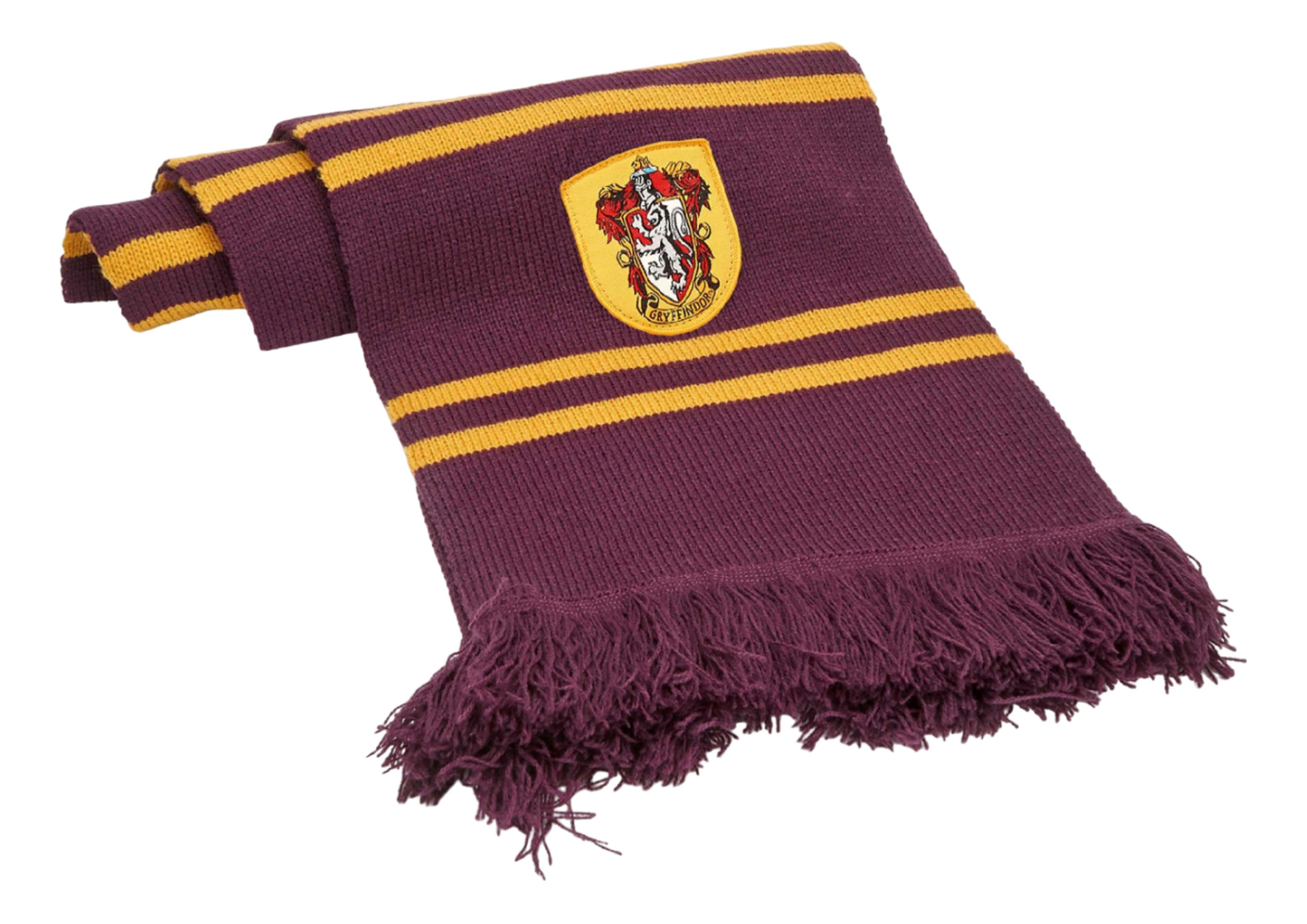 Ein gestreifter Schal in Weinrot und Gelb mit einem Gryffindor-Wappen.