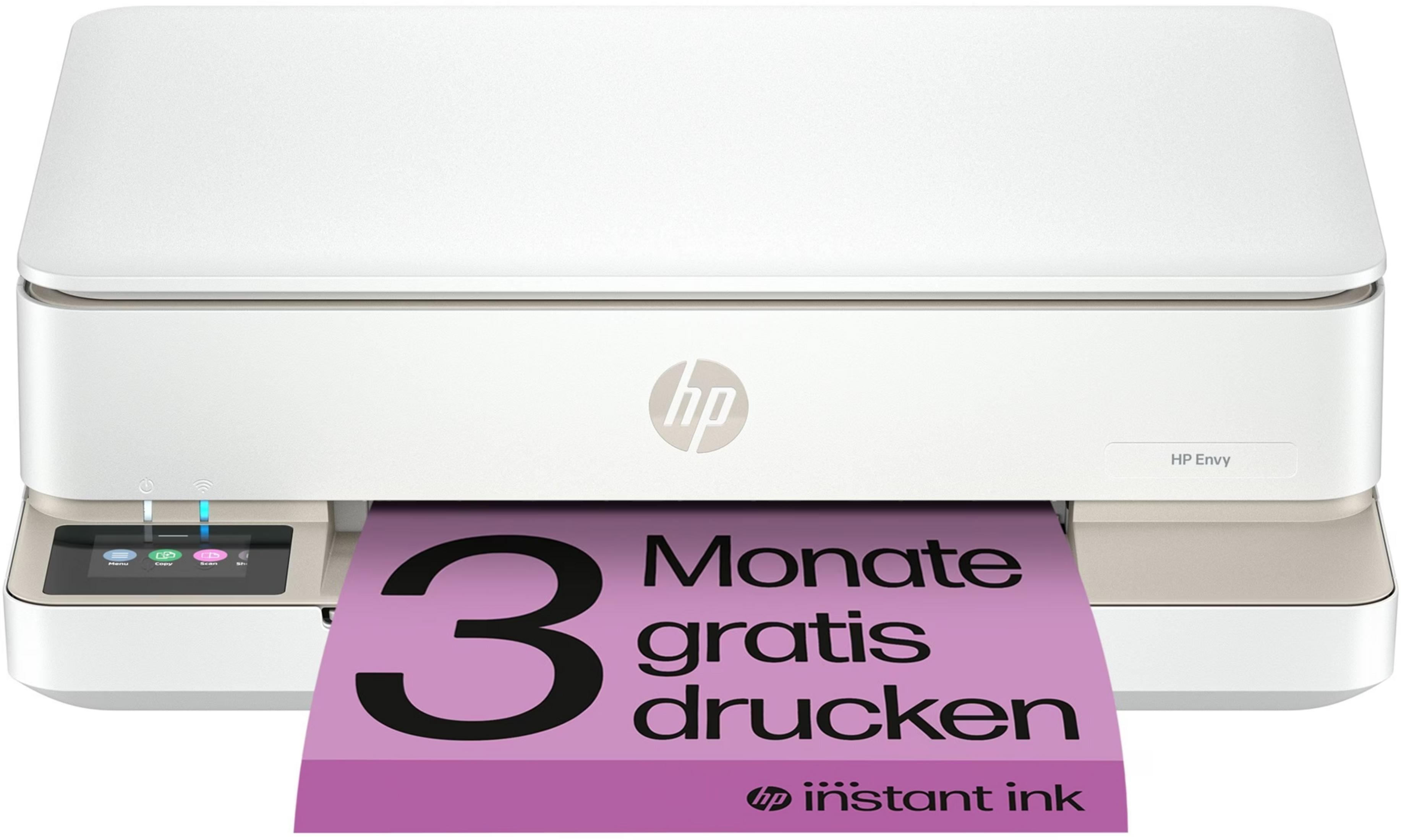 Een witte HP Envy printer met display en paars vel met Duitse tekst.