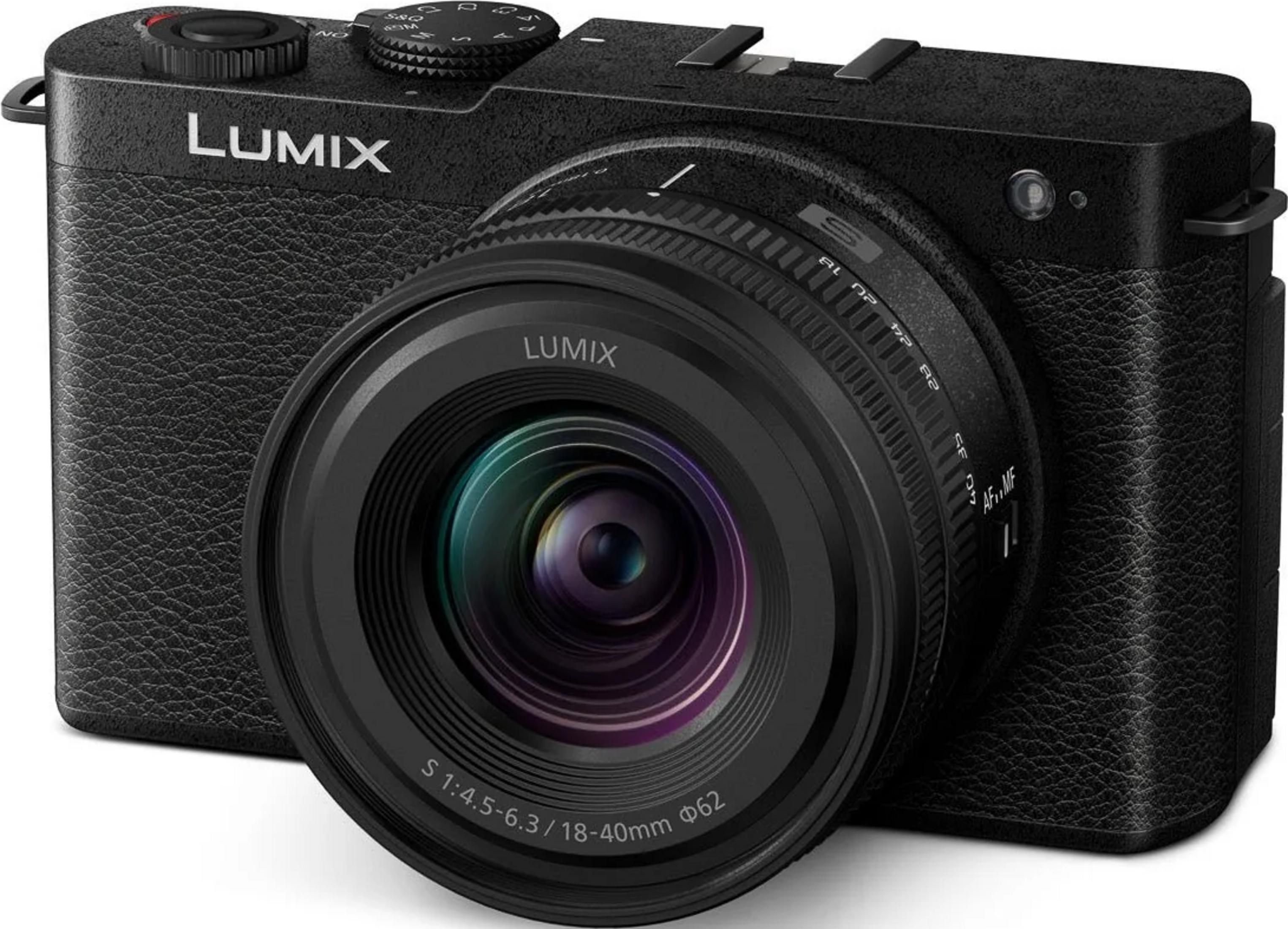 Eine schwarze Lumix Kamera mit Objektiv, Nahaufnahme.
