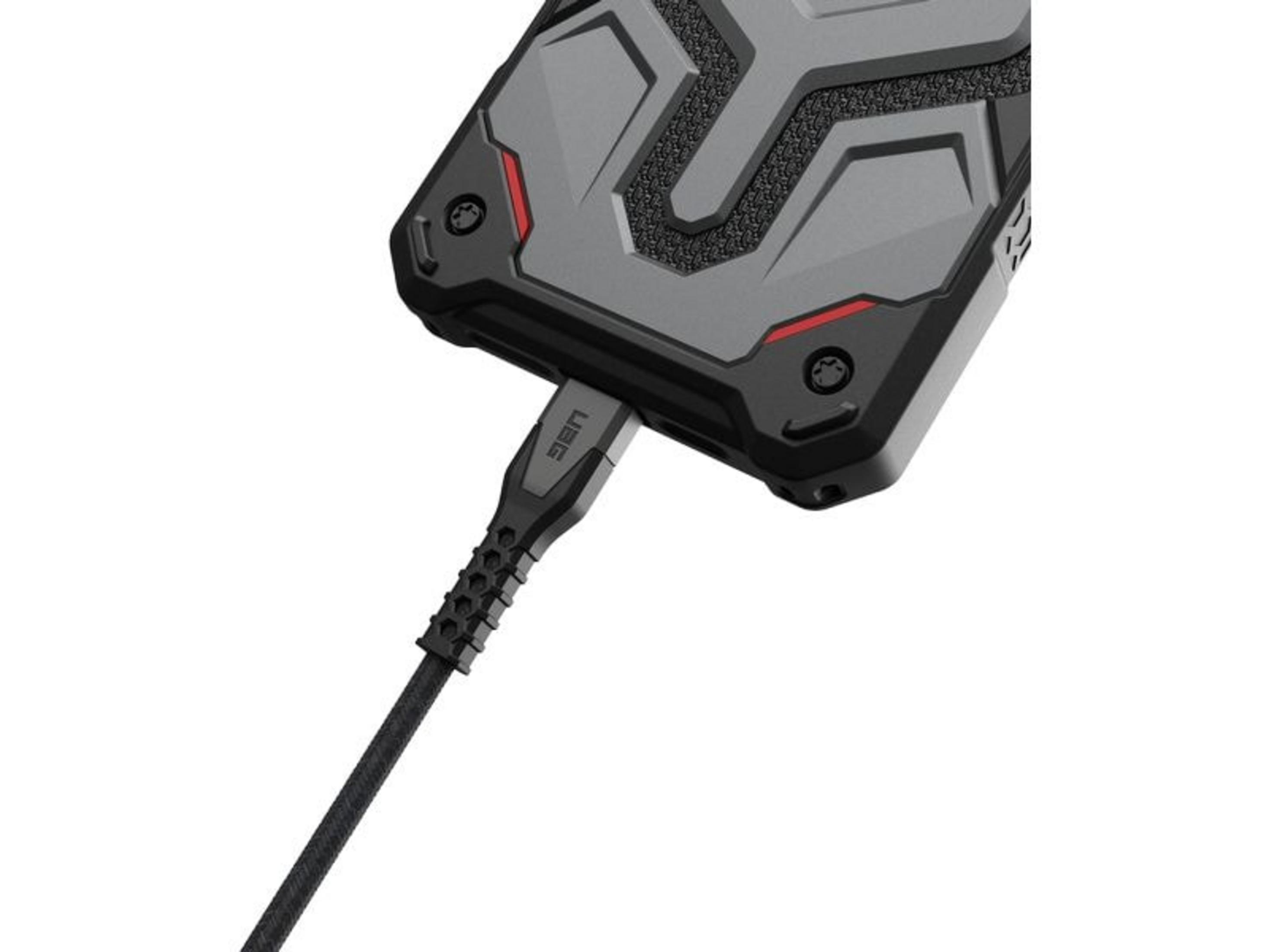Coque de téléphone robuste grise avec câble de chargement branché.