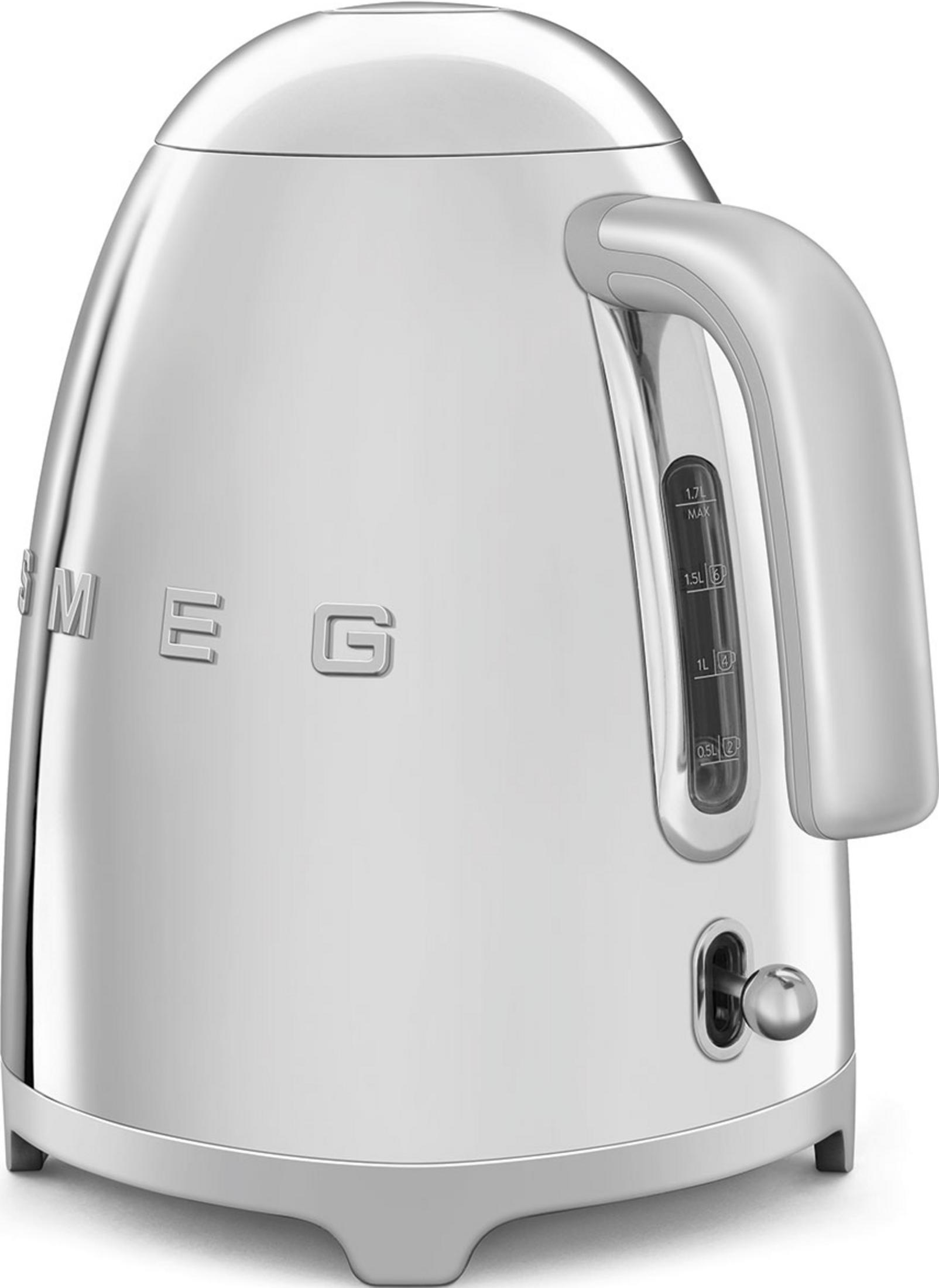 Srebrny czajnik z uchwytem i wskaźnikiem poziomu wody.