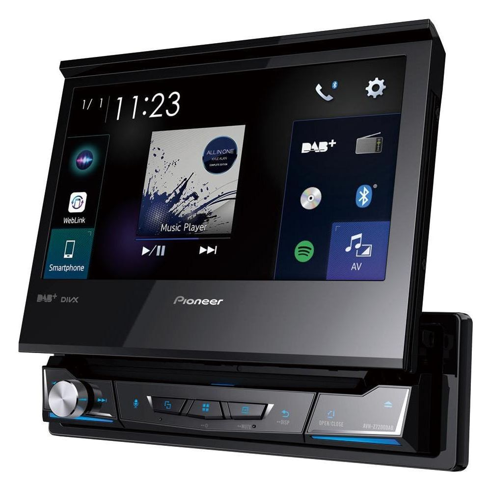 Ein Pioneer Autoradio-Display mit Musikplayer, DAB+ und Smartphone-Optionen.