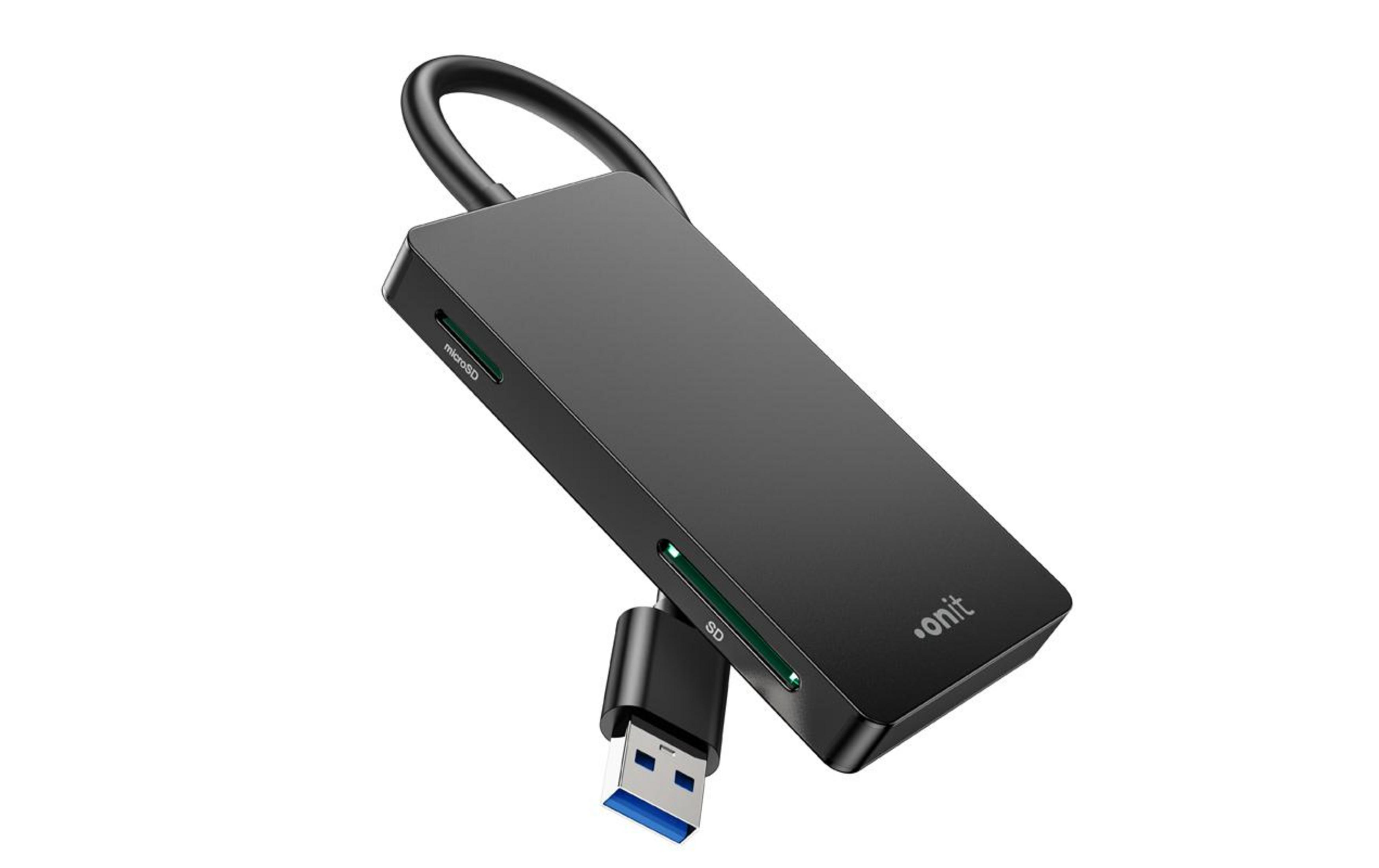 Ein schwarzer USB-C-Hub mit SD- und microSD-Kartensteckplätzen und einem Kabel.