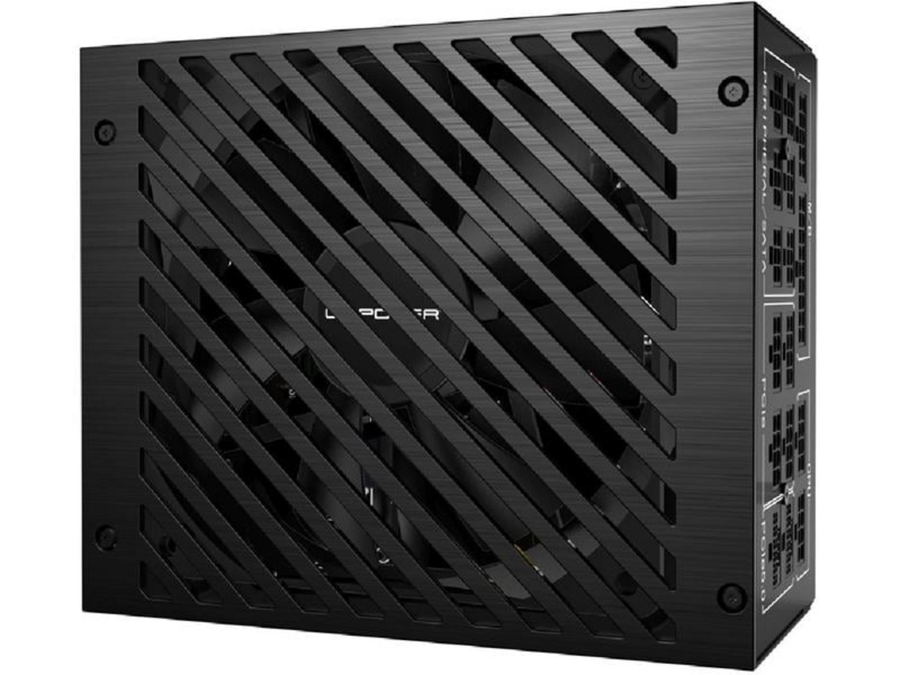 Bloc d'alimentation noir avec grille de ventilateur et connecteurs sur le côté.