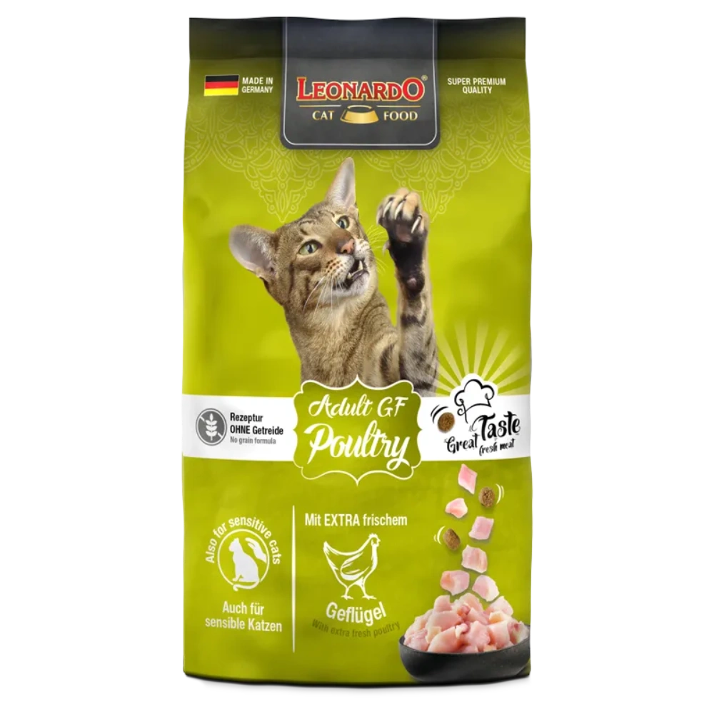Pienso seco para gatos Leonardo Adult GF Poultry con gato y pienso.
