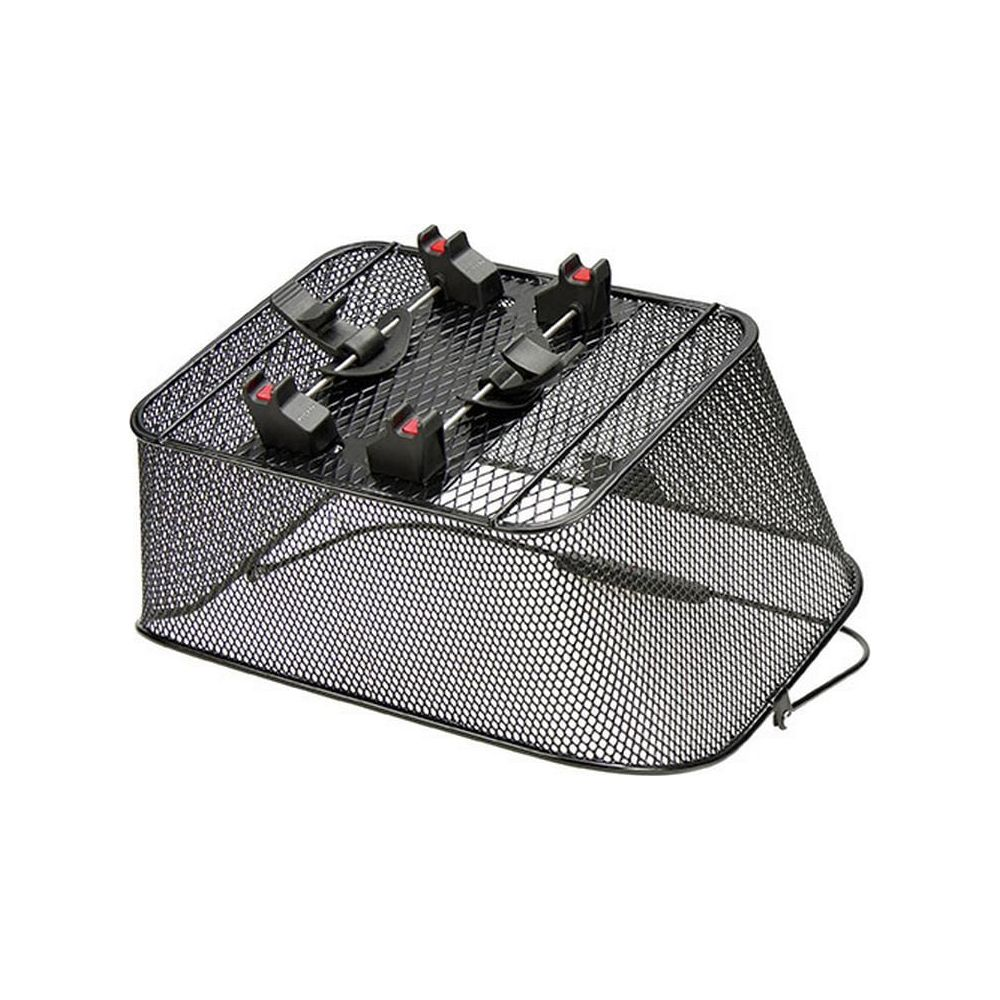 Czarny koszyk druciany z czterema uchwytami na górze, białe tło.