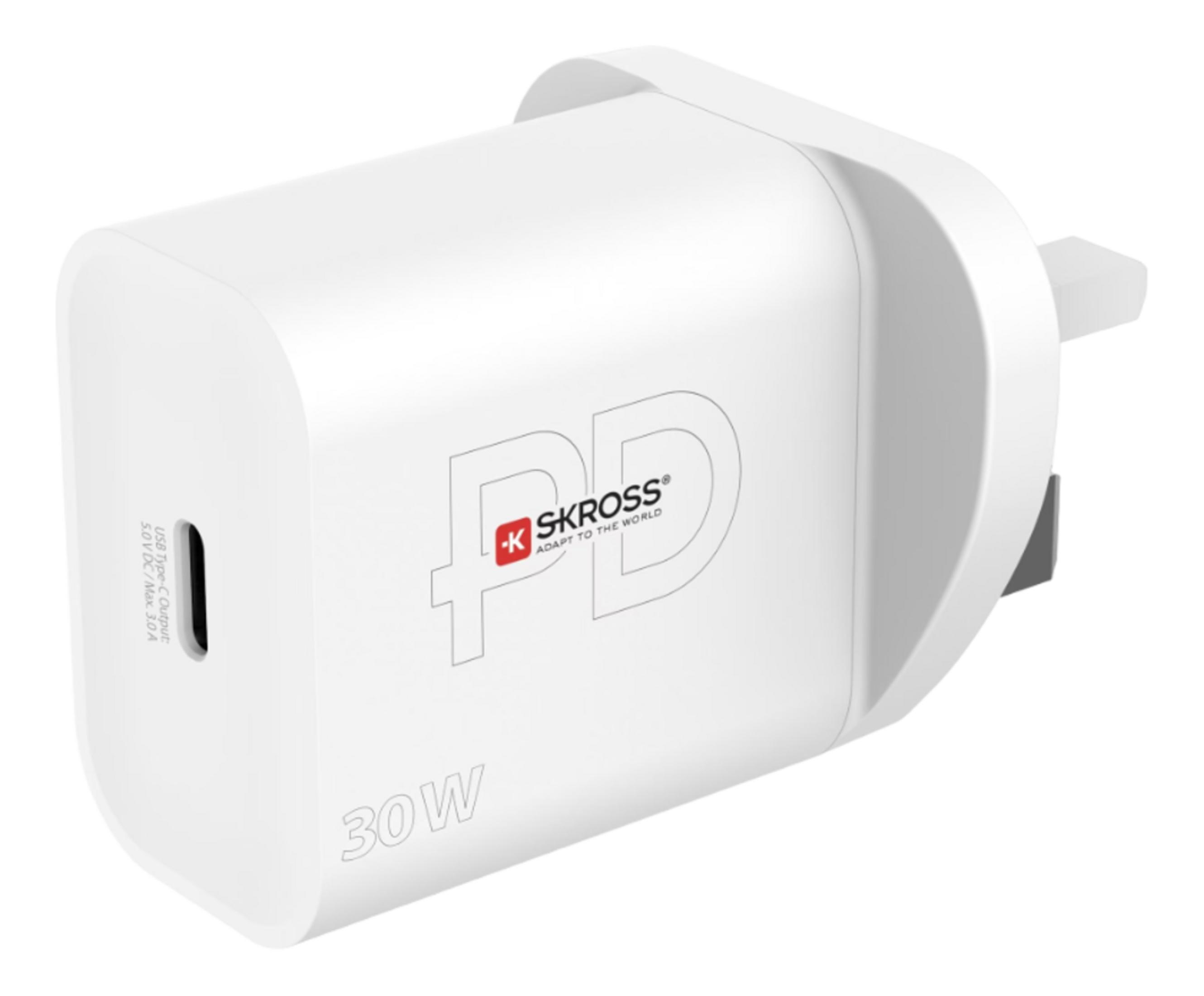 Weißer 30W SKROSS Netzstecker mit USB-C Ausgang und PD-Logo.