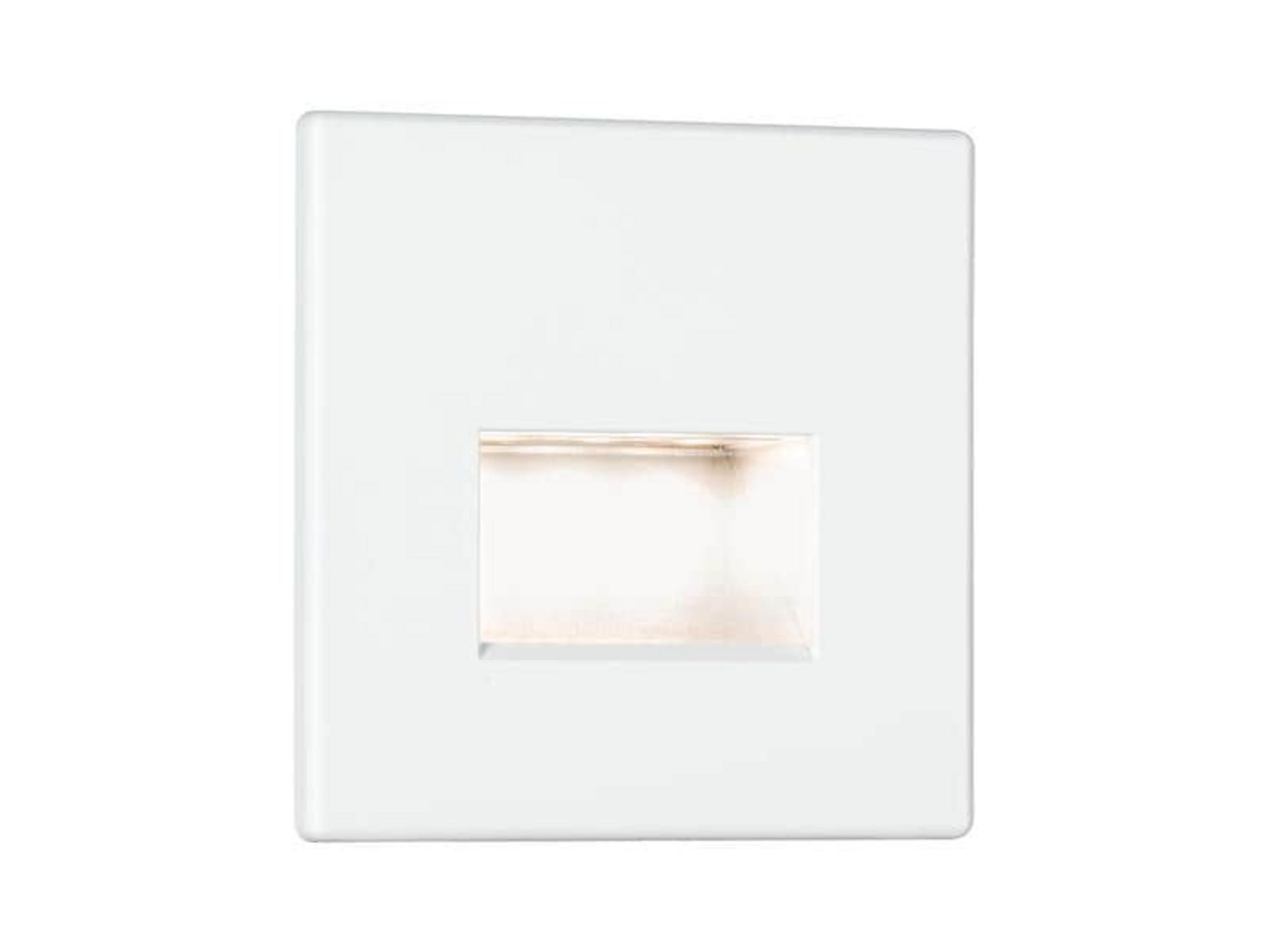 Biała, prostokątna lampa ścienna wpuszczana z delikatnie podświetlaną szczeliną świetlną.