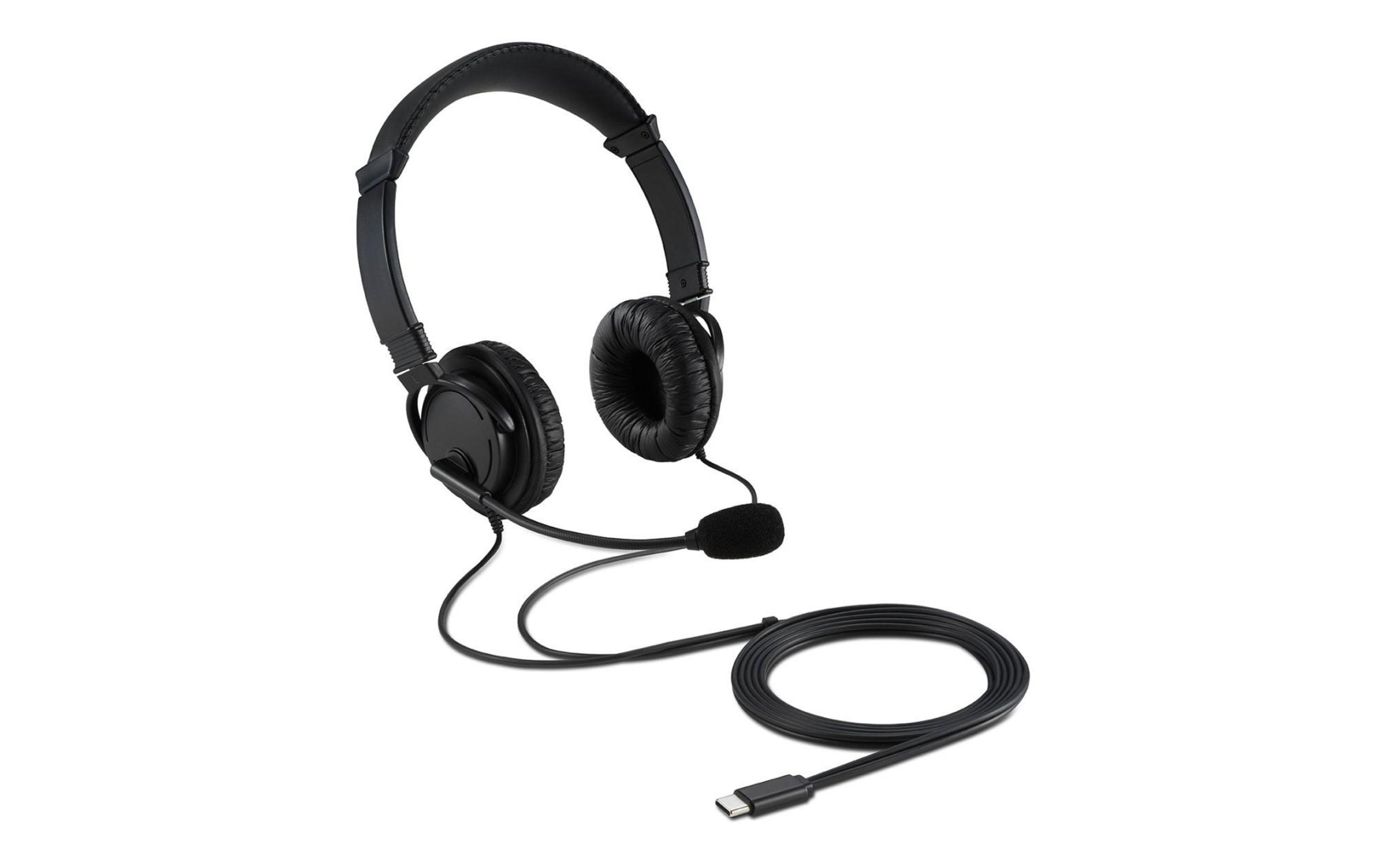 Auriculares negros con micrófono y cable USB-C sobre fondo blanco.