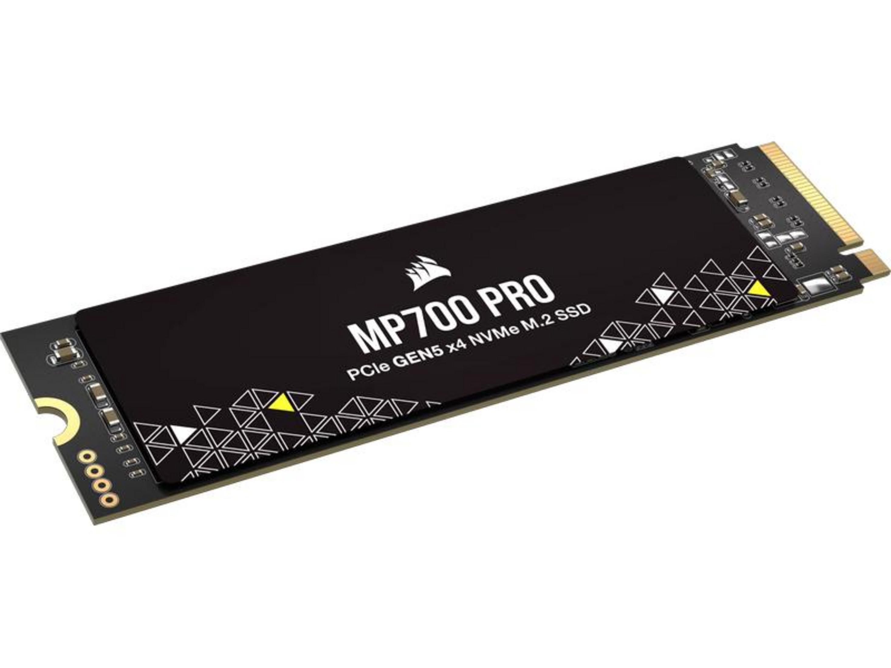 Un SSD M.2 nero con scritte argentate e motivo a triangoli.