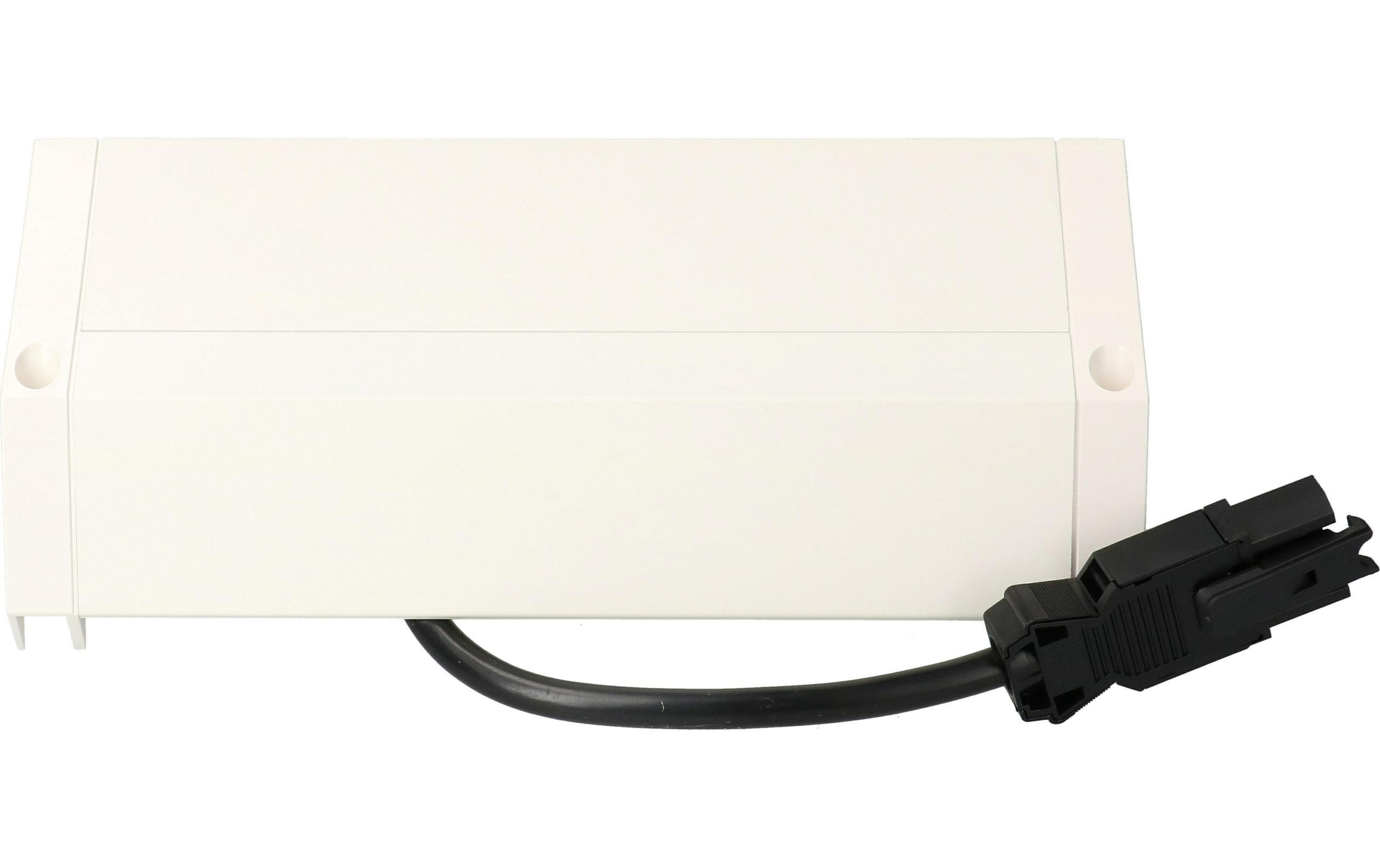 Een witte behuizing met een zwarte kabel en connector op een witte achtergrond.