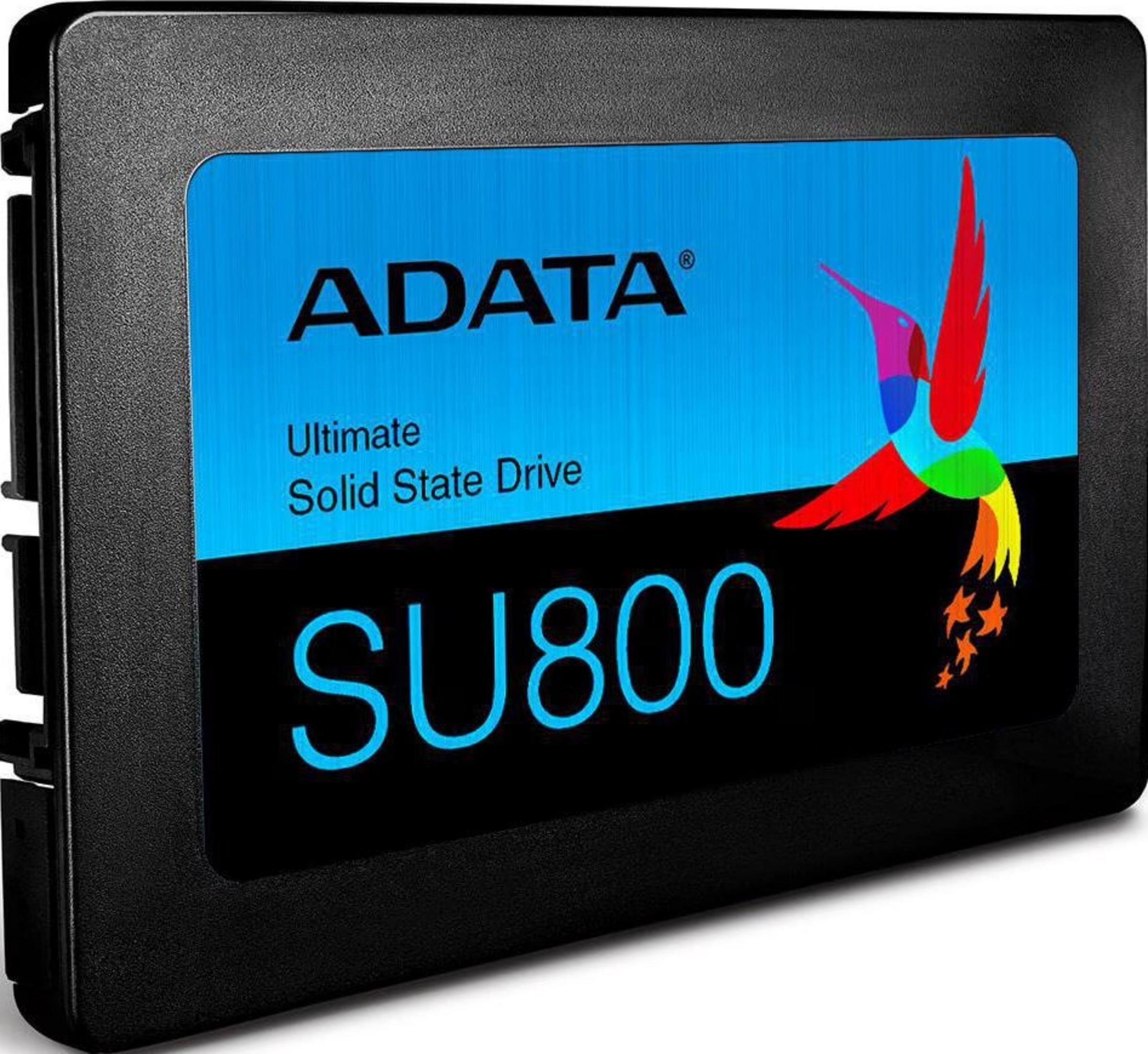 Czarny dysk SSD z niebieską etykietą przedstawiającą kolibra.