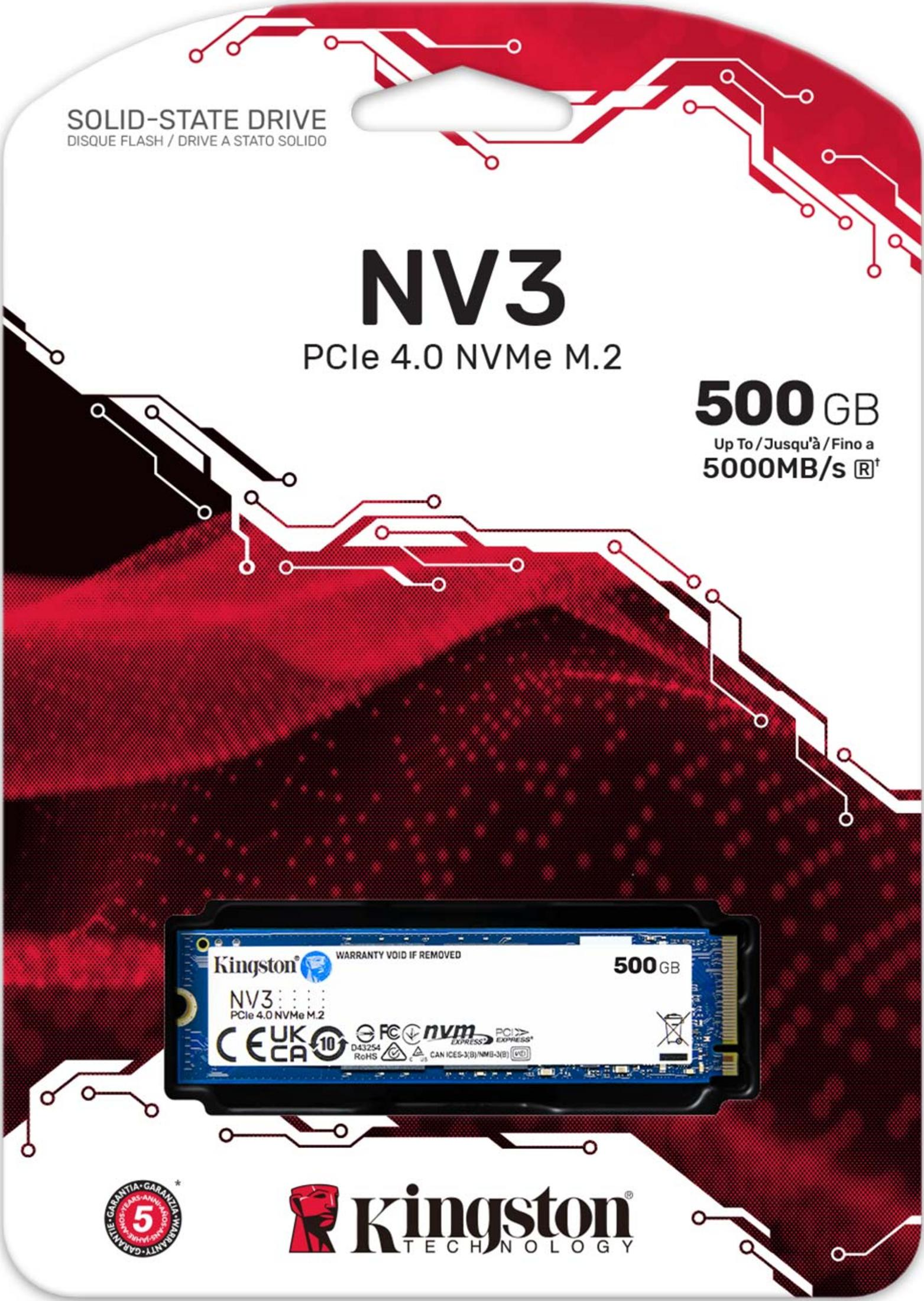 Opakowanie dysku SSD Kingston NV3 500GB M.2 NVMe z czerwonym tłem.
