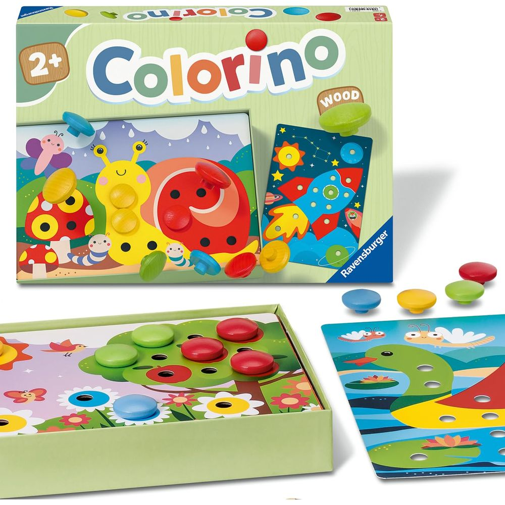 Un gioco in legno Colorino con bottoni colorati in legno e carte.