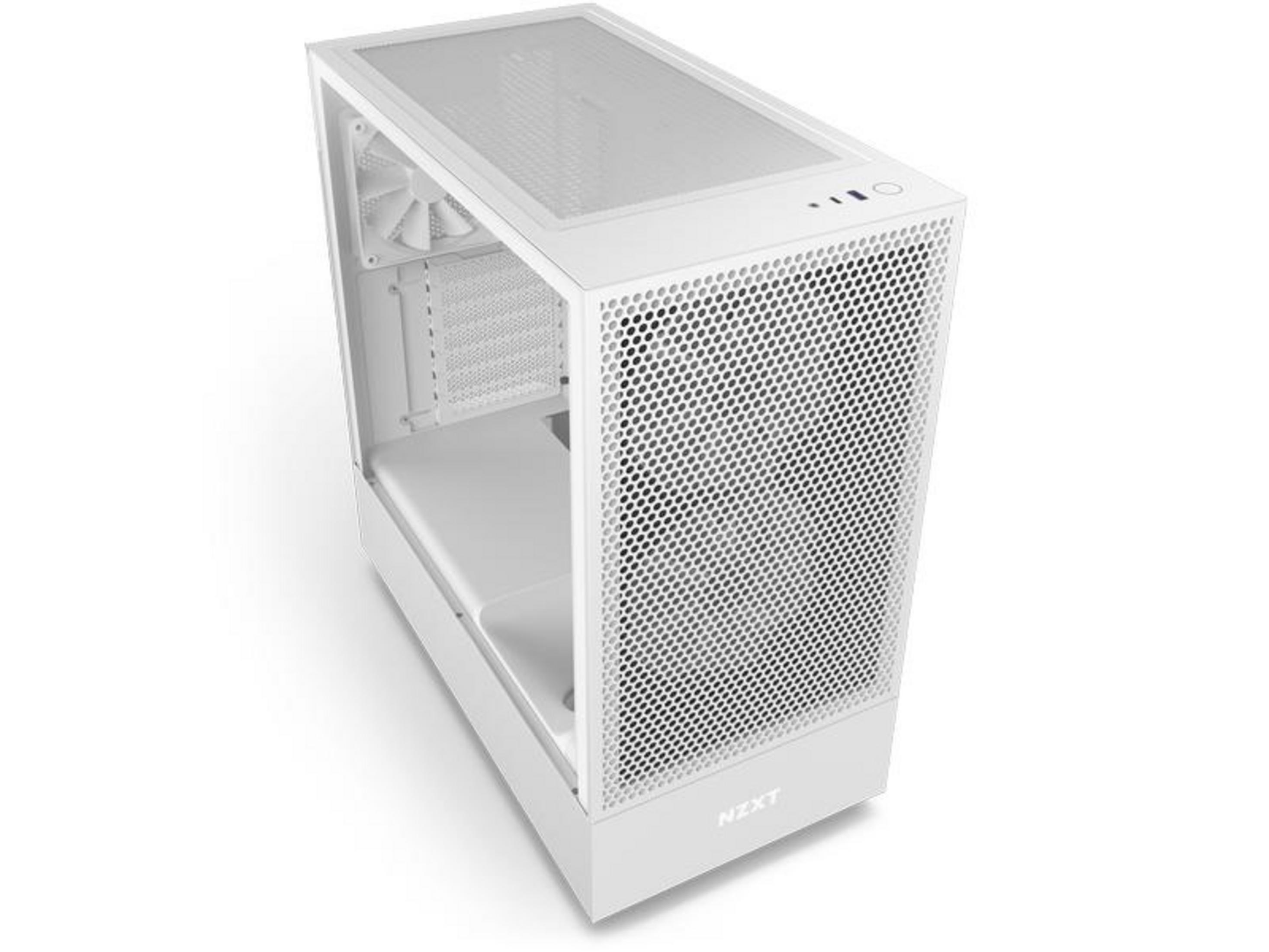 Ein weißes Computergehäuse mit perforierten Seiten und Oberseite.