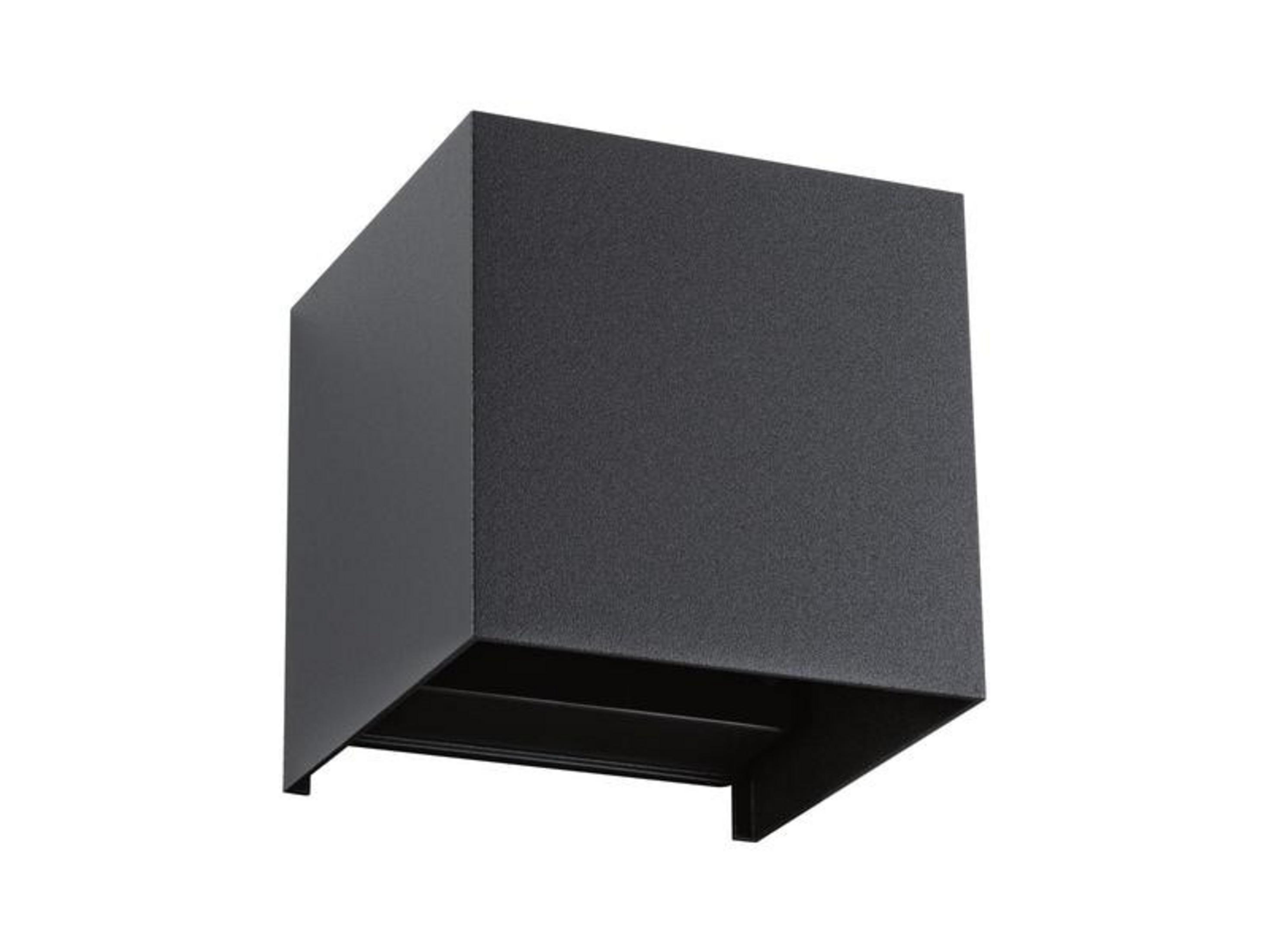 Czarna, sześcienna lampa ścienna z otwartym dnem.