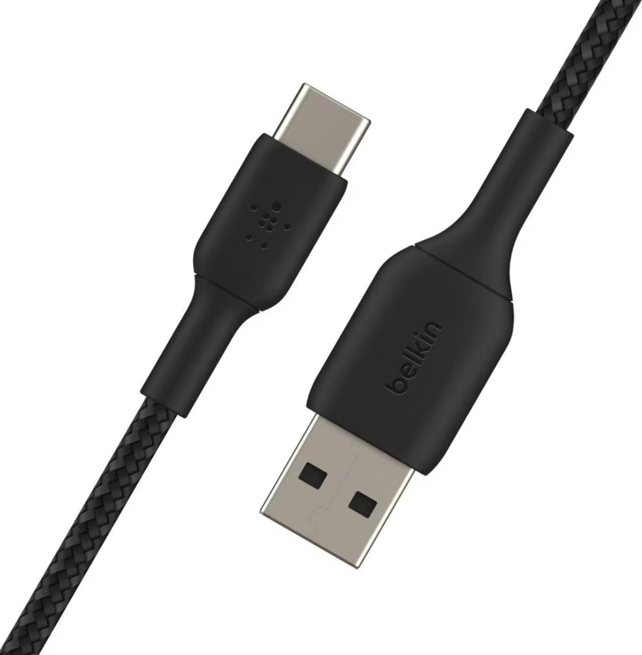 Zwarte USB-C naar USB-A kabel met gevlochten mantel.