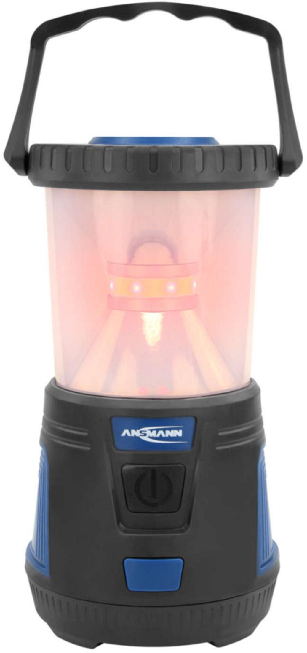 Eine tragbare Laterne mit schwarzem Griff, blauem Akzent und rotem Licht.