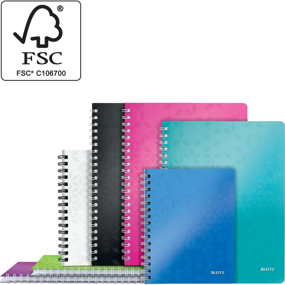 Logo FSC i stos kolorowych notesów Leitz na spirali w kolorach różowym, niebieskim, turkusowym, białym, czarnym.